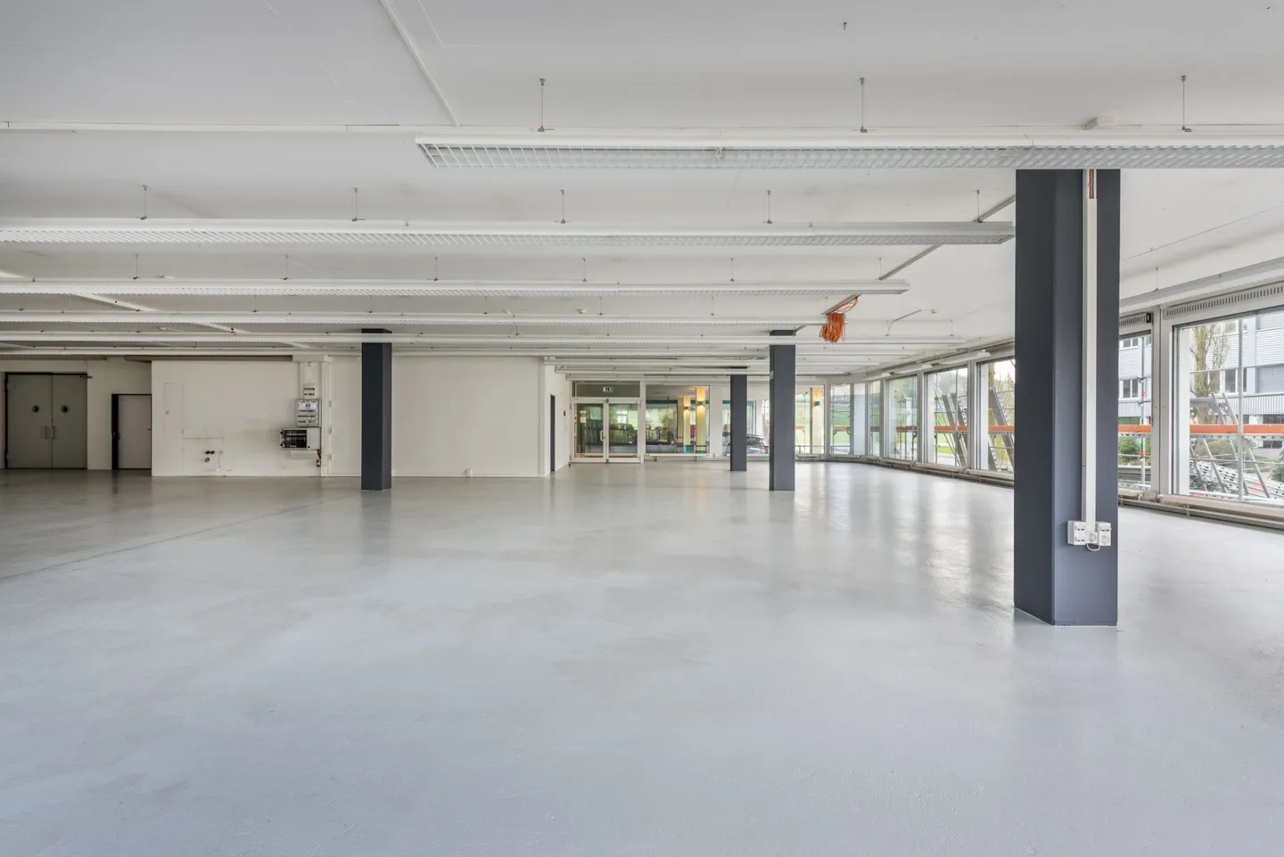 Espace commercial dans un emplacement de choix – Votre chance de visibilité et de succès - Photo 4 sur 7