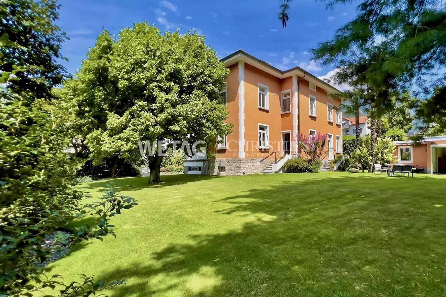 Renovierte Villa mit grossem Garten - Foto 2 von 12