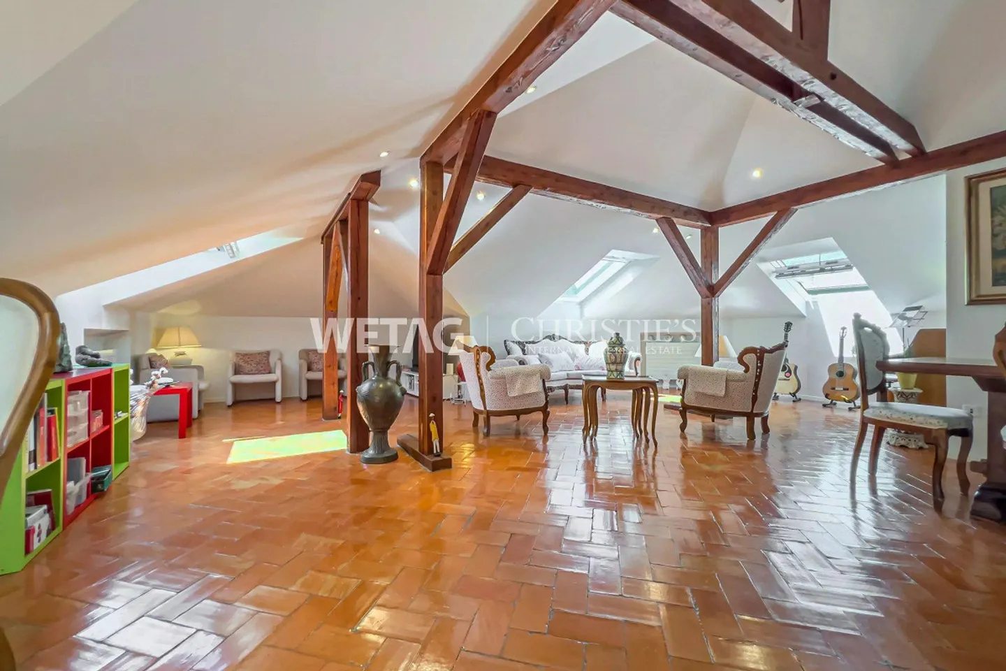 Renovierte Villa mit grossem Garten - Foto 3 von 12