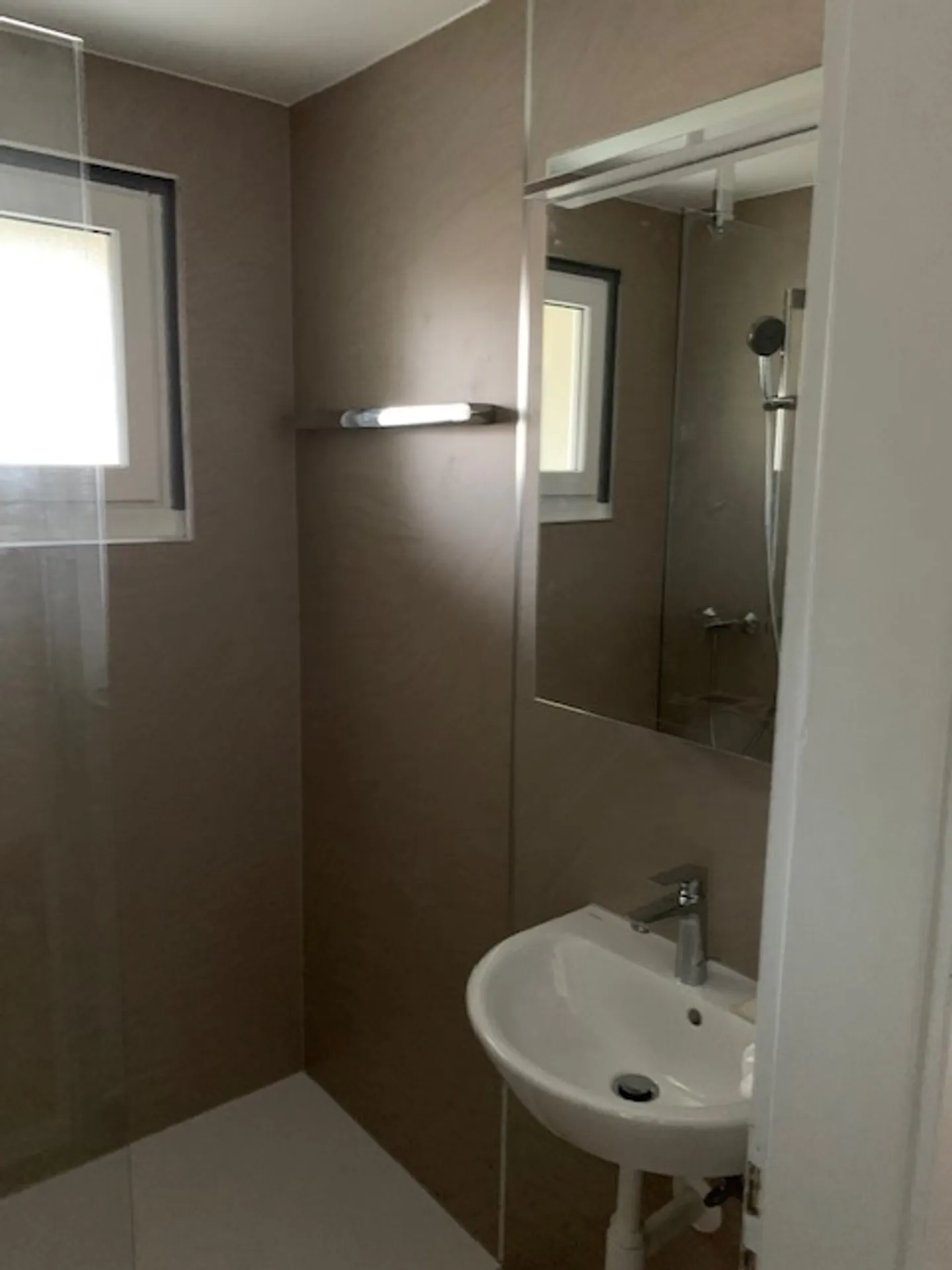 Appartement 1 pièce abordable fraîchement rénové - Photo 8 sur 11