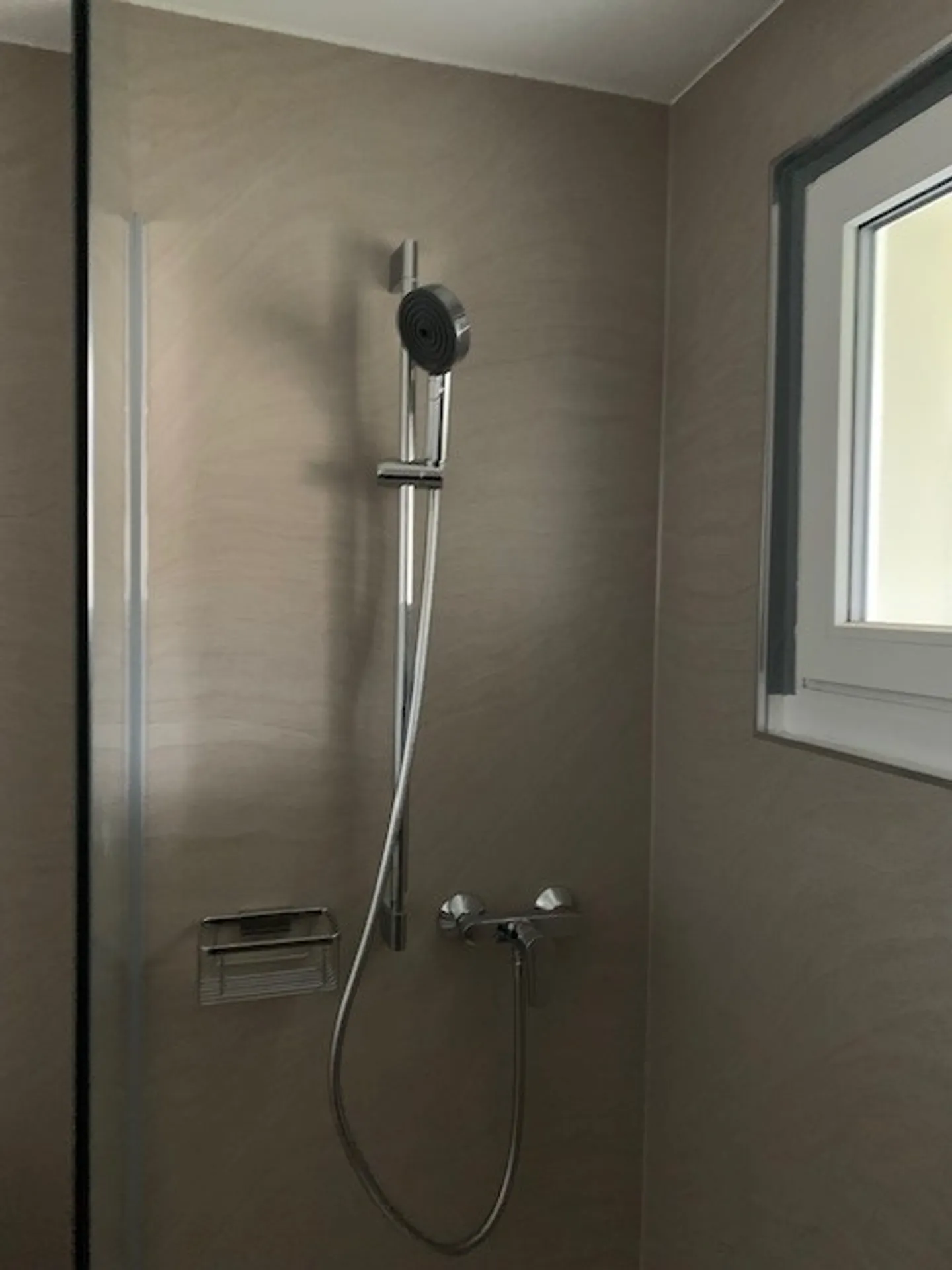 Appartement 1 pièce abordable fraîchement rénové - Photo 10 sur 11