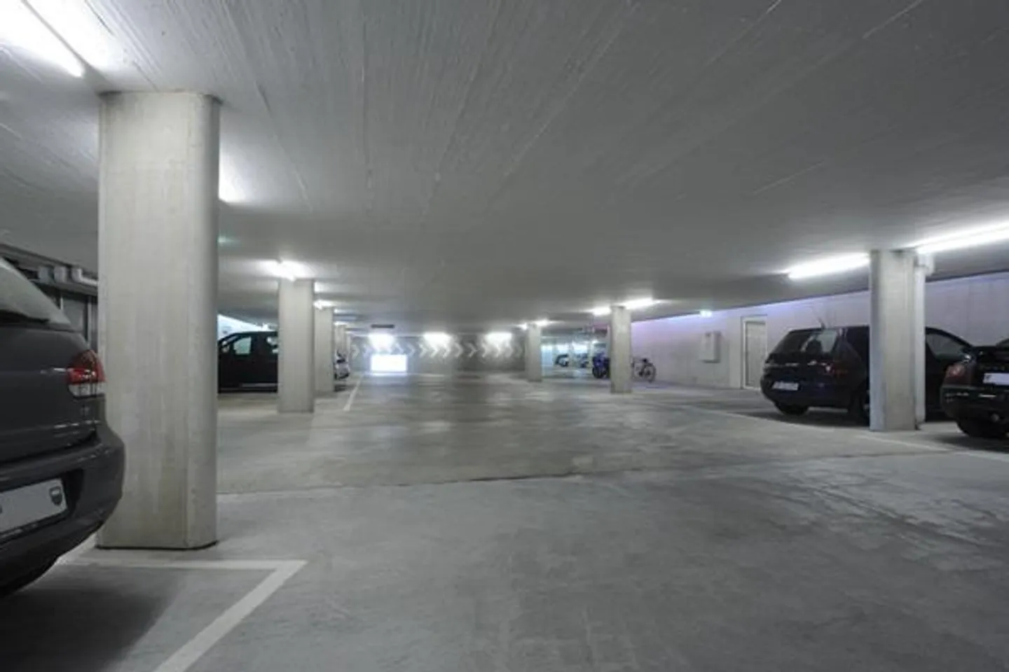Posto Auto Interno Vicino Centro - Foto 2 di 2