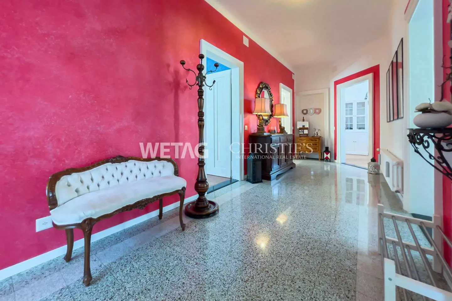 Renovierte Villa mit grossem Garten - Foto 9 von 12