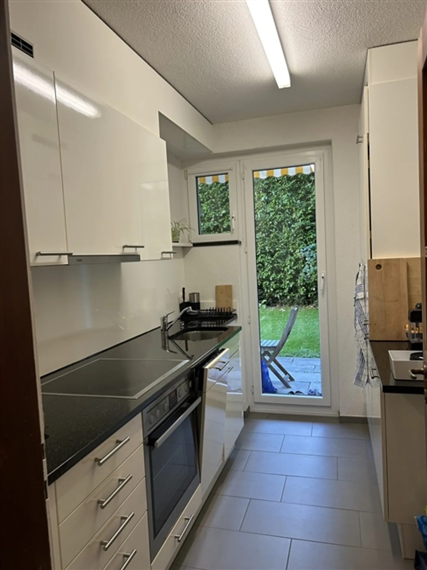 1½ ROOM APARTMENT IN ZURICH - DISTRICT 11 AFFOLTERN, FURNISHED, TEMPORARY - Photo 3 of 6