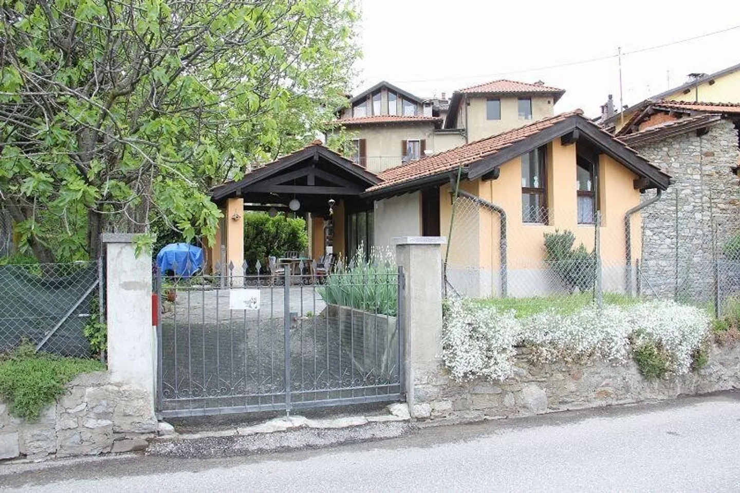 Charmanter Bungalow in Miglieglia - Foto 8 von 12