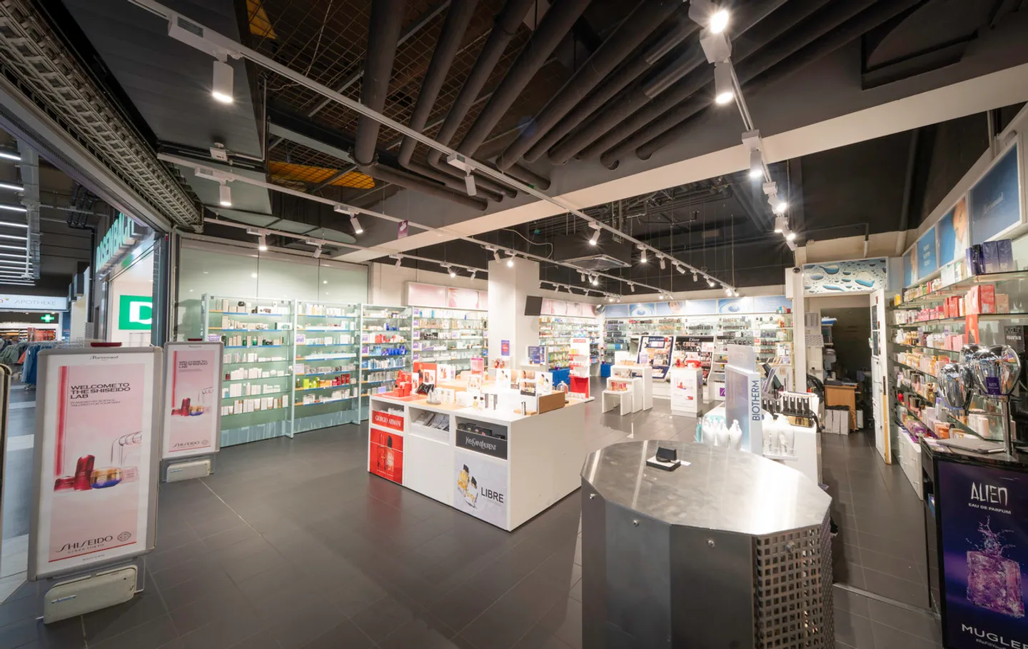 Espace de vente d'environ 100m² dans le centre commercial - Migros MParc Basel - Photo 1 sur 8