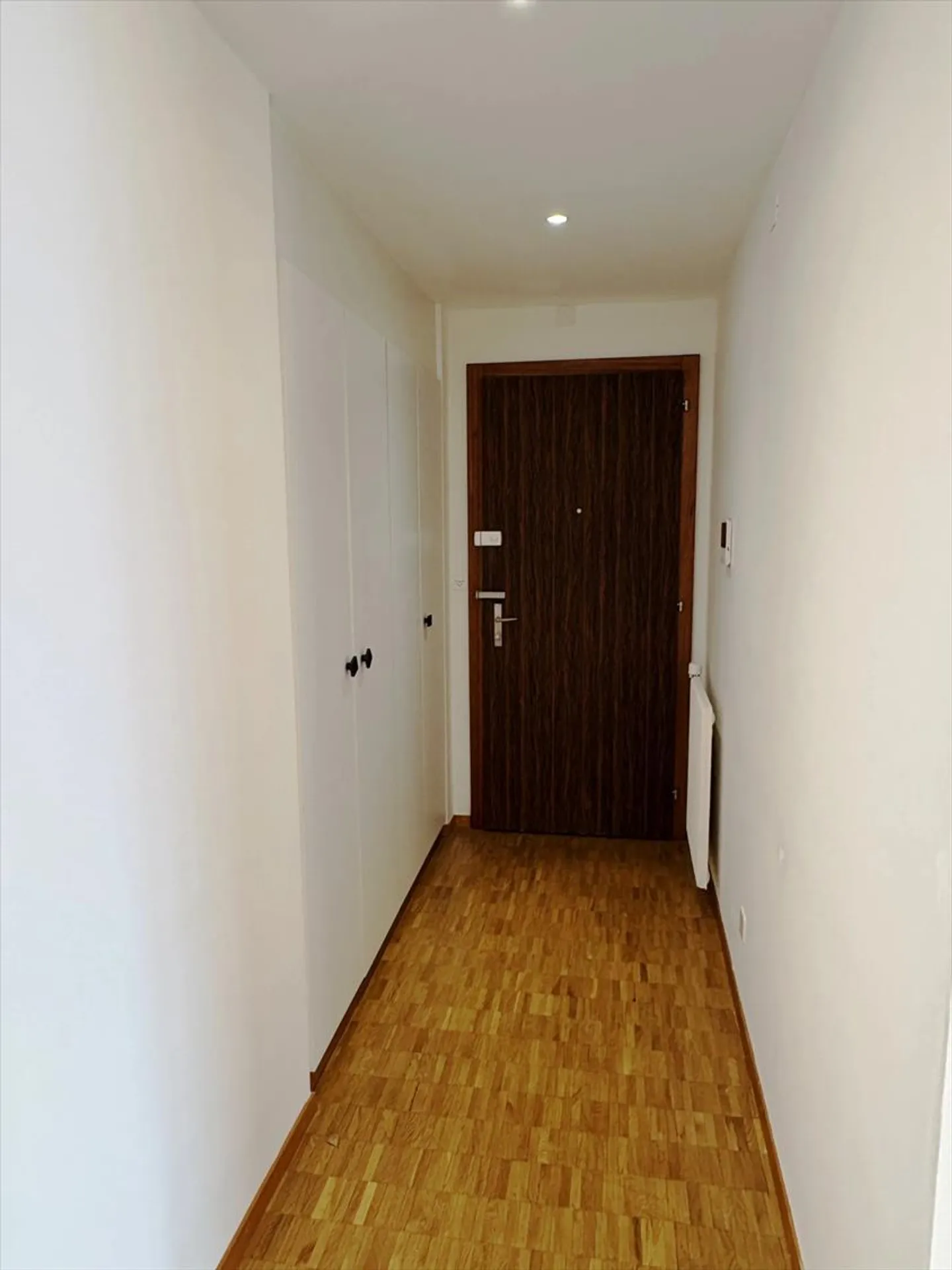 Superbe appartement de 3.5 pièces avec vue imprenable sur le lac et les montagnes - Foto 6 von 11