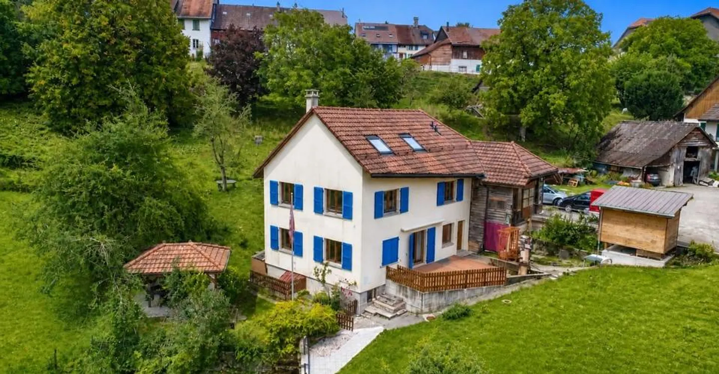 Finally a house where your whole family finds its place, 7 min from Bercher, the LEB and schools - Photo 1 of 12