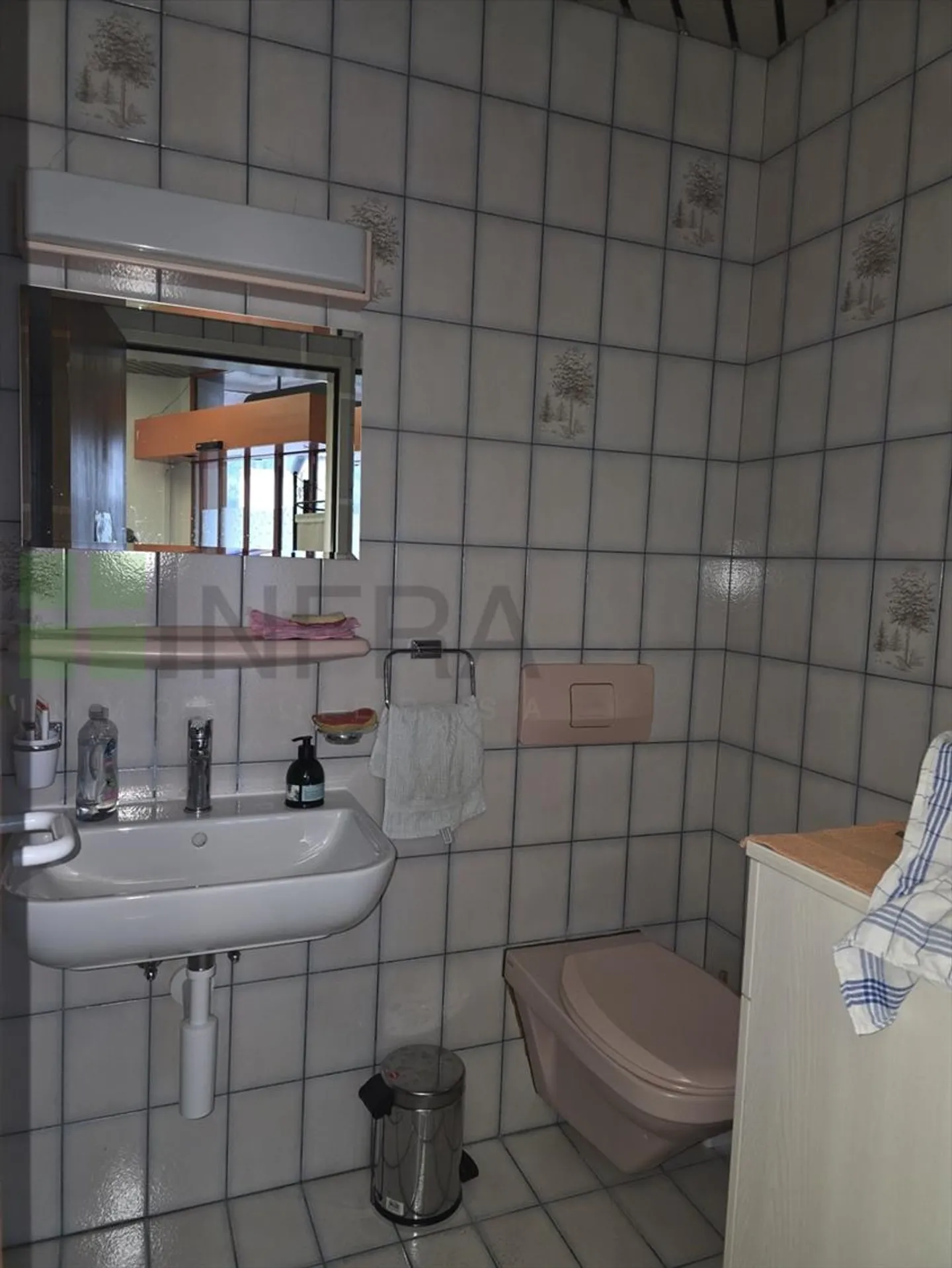 Surface de vente de 60 m2 sur un niveau avec vitrines - Photo 5 sur 8