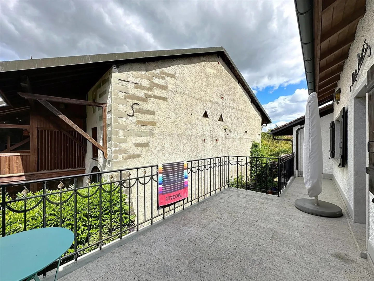 Charming furnished village house in the heart of the Geneva countryside - Photo 2 of 10