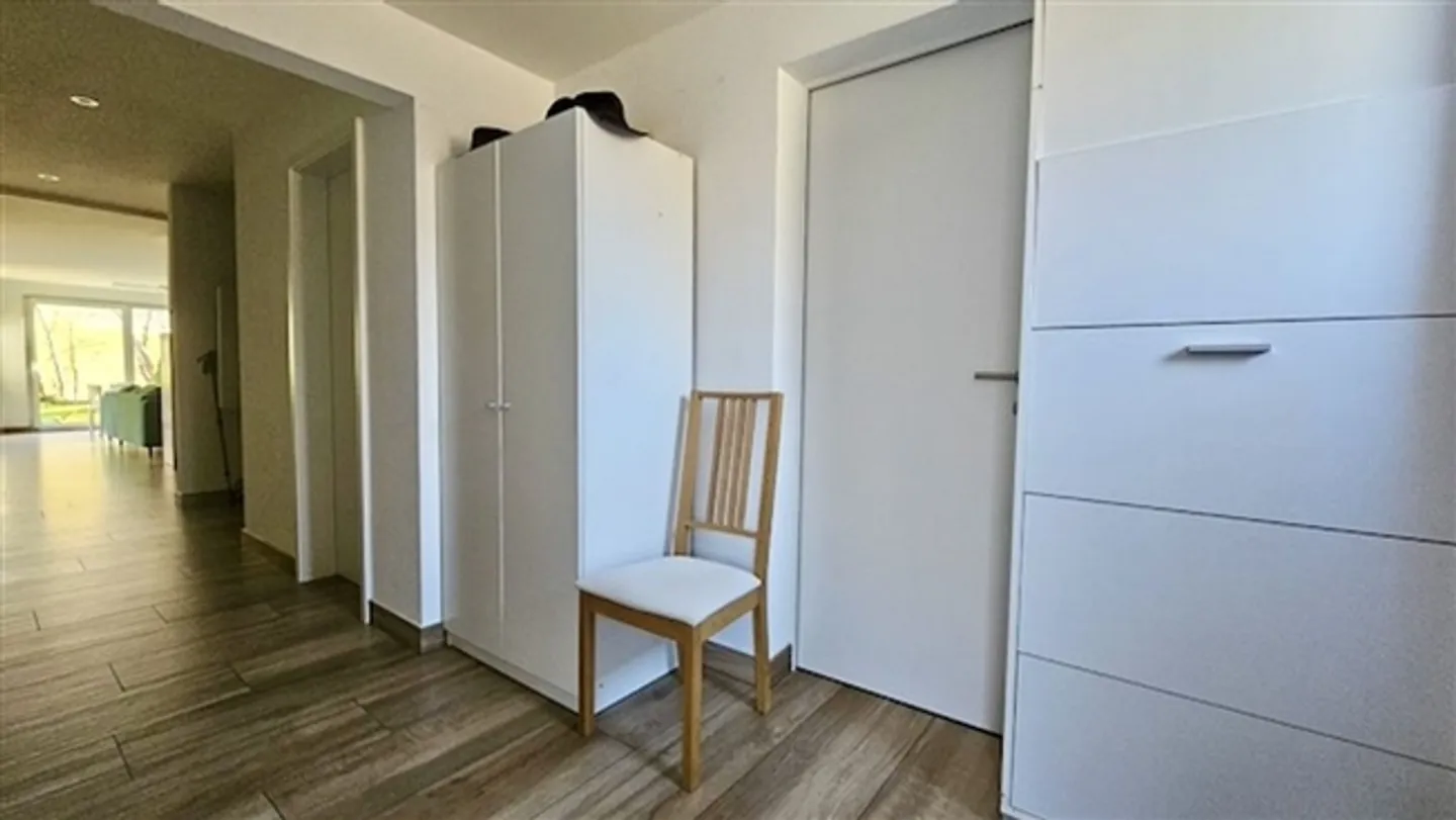 Villa adjacente dans un quartier agréable et populaire de Fleurier - Photo 4 sur 13