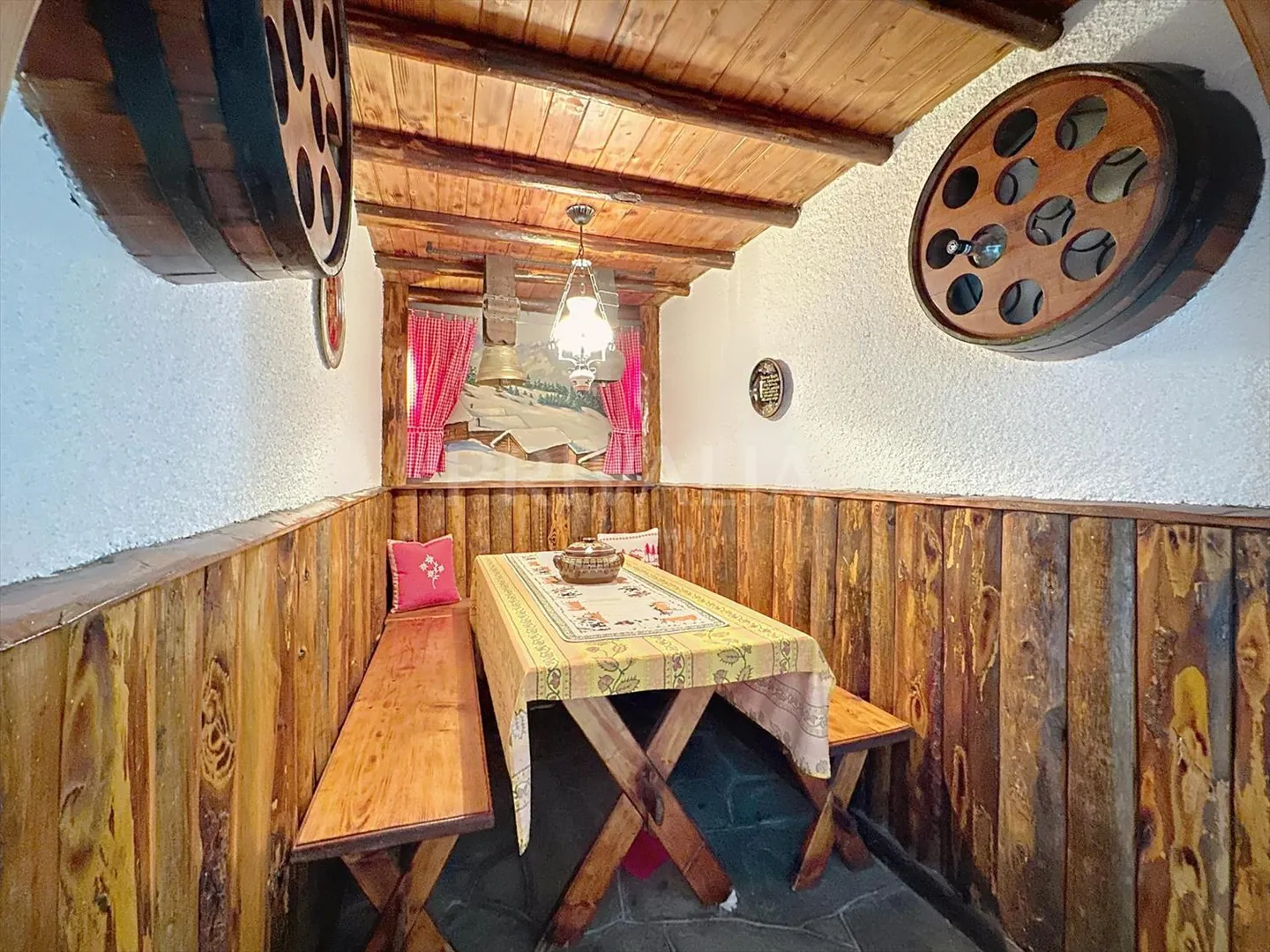 Charming furnished village house in the heart of the Geneva countryside - Photo 9 of 10