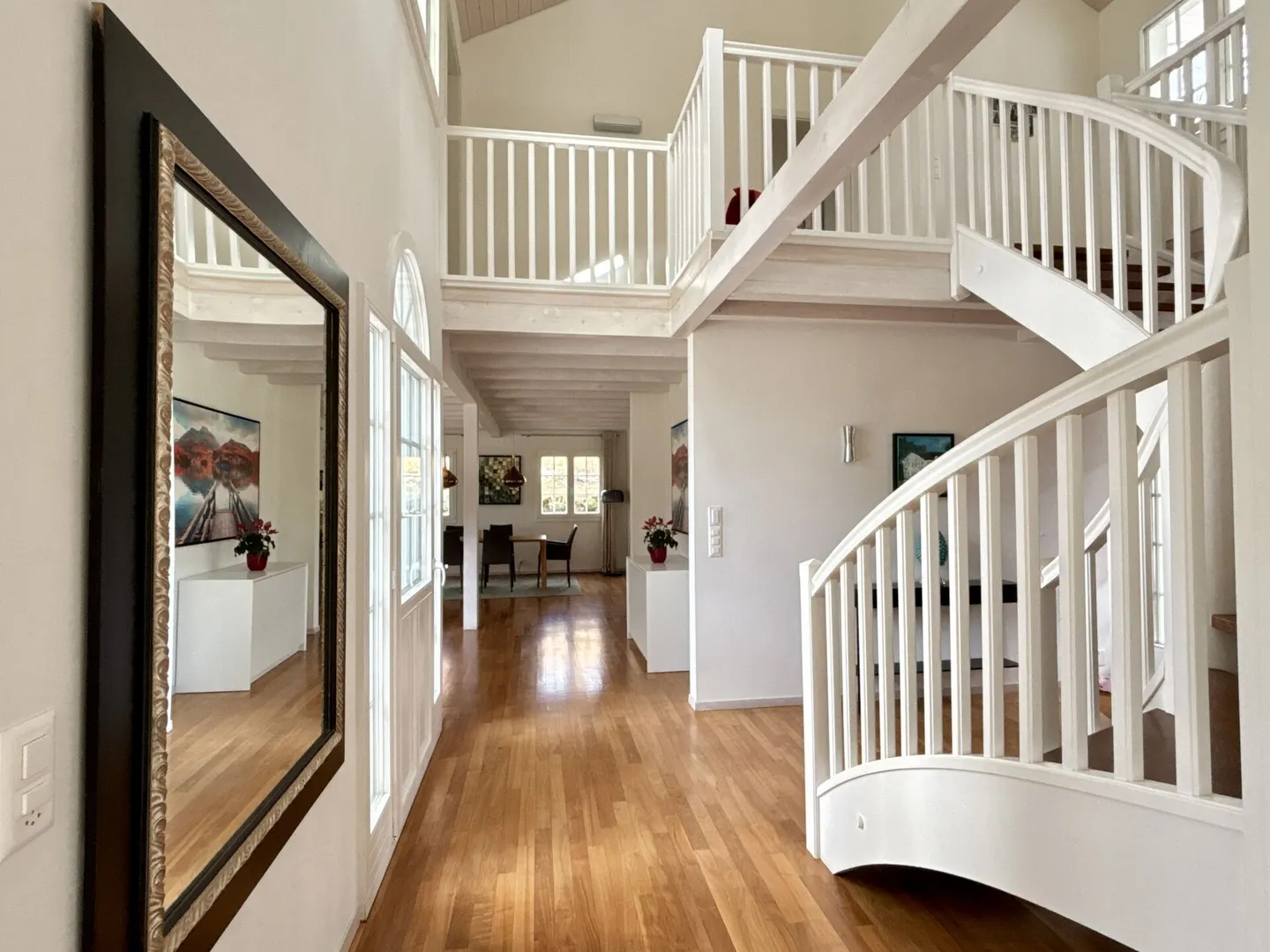 A Gingins, charming property on the edge of the forest, intimacy and elegance 10 minutes from Nyon - Photo 4 of 18