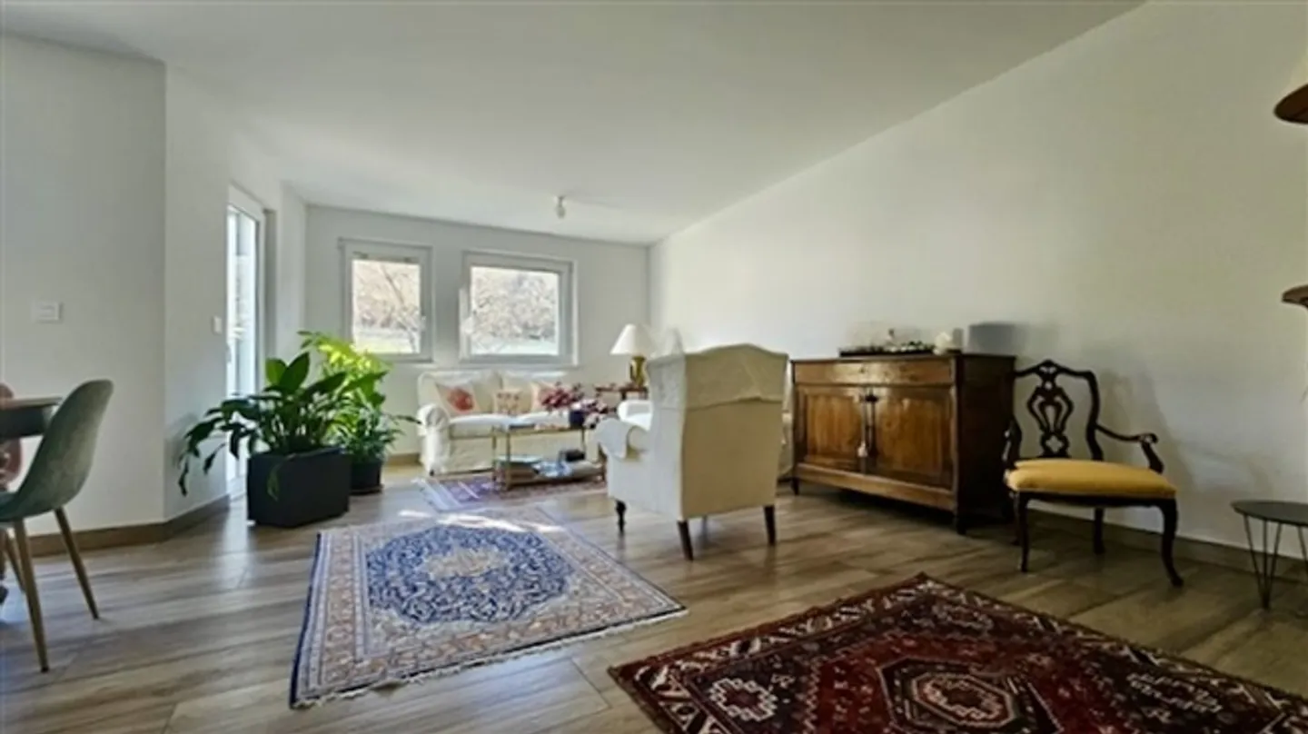 Villa adjacente dans un quartier agréable et populaire de Fleurier - Photo 8 sur 13