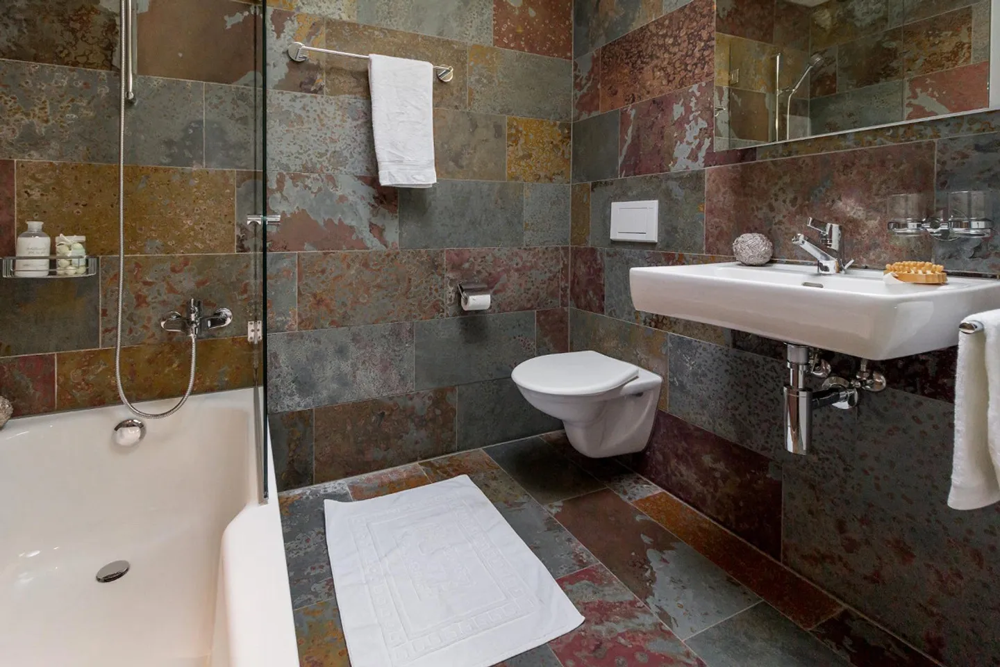 Appartement lumineux dans un emplacement calme et central - Photo 5 sur 8