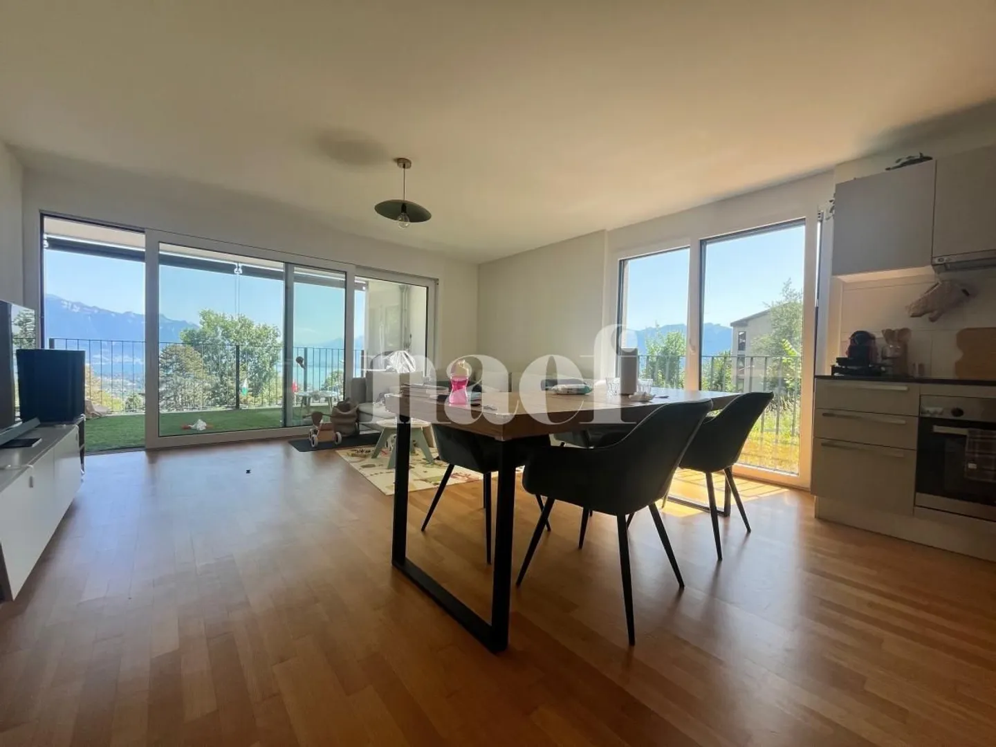 Magnifico appartamento moderno con vista lago - Foto 2 di 9