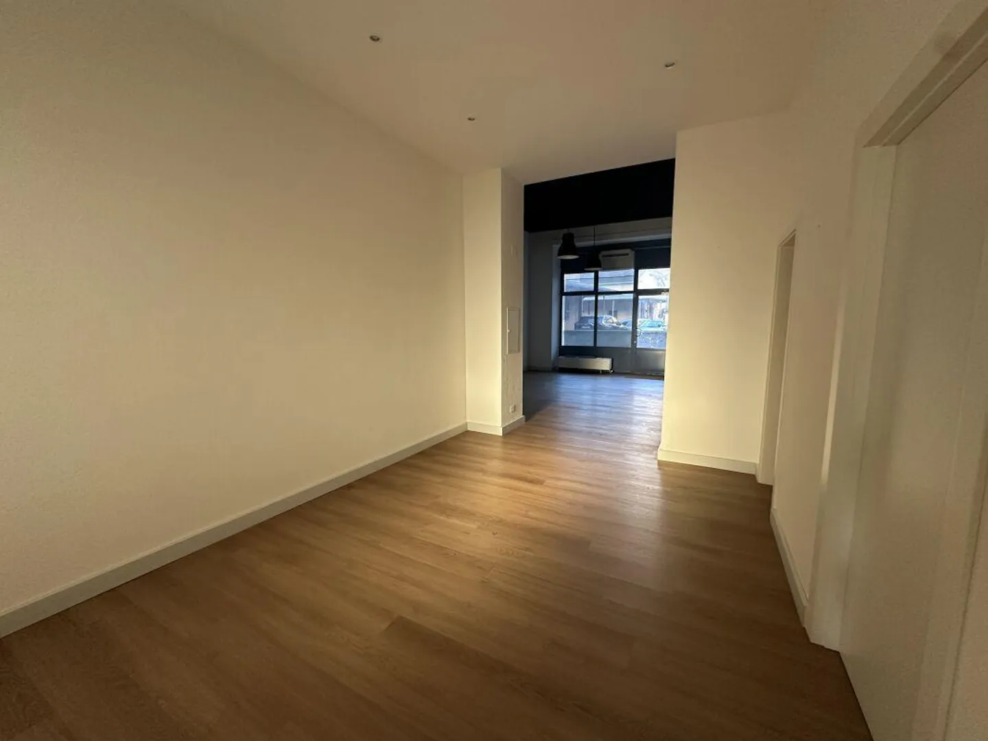 Espace Commercial Moderne - Photo 3 sur 4