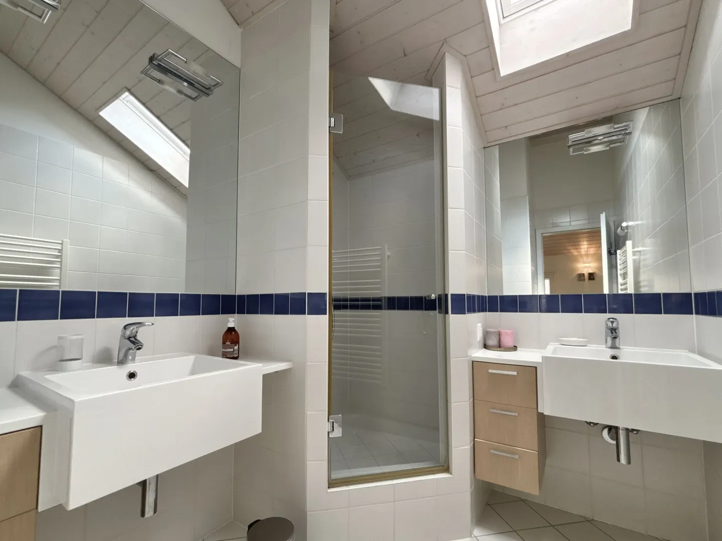 A Gingins, charming property on the edge of the forest, intimacy and elegance 10 minutes from Nyon - Photo 18 of 18