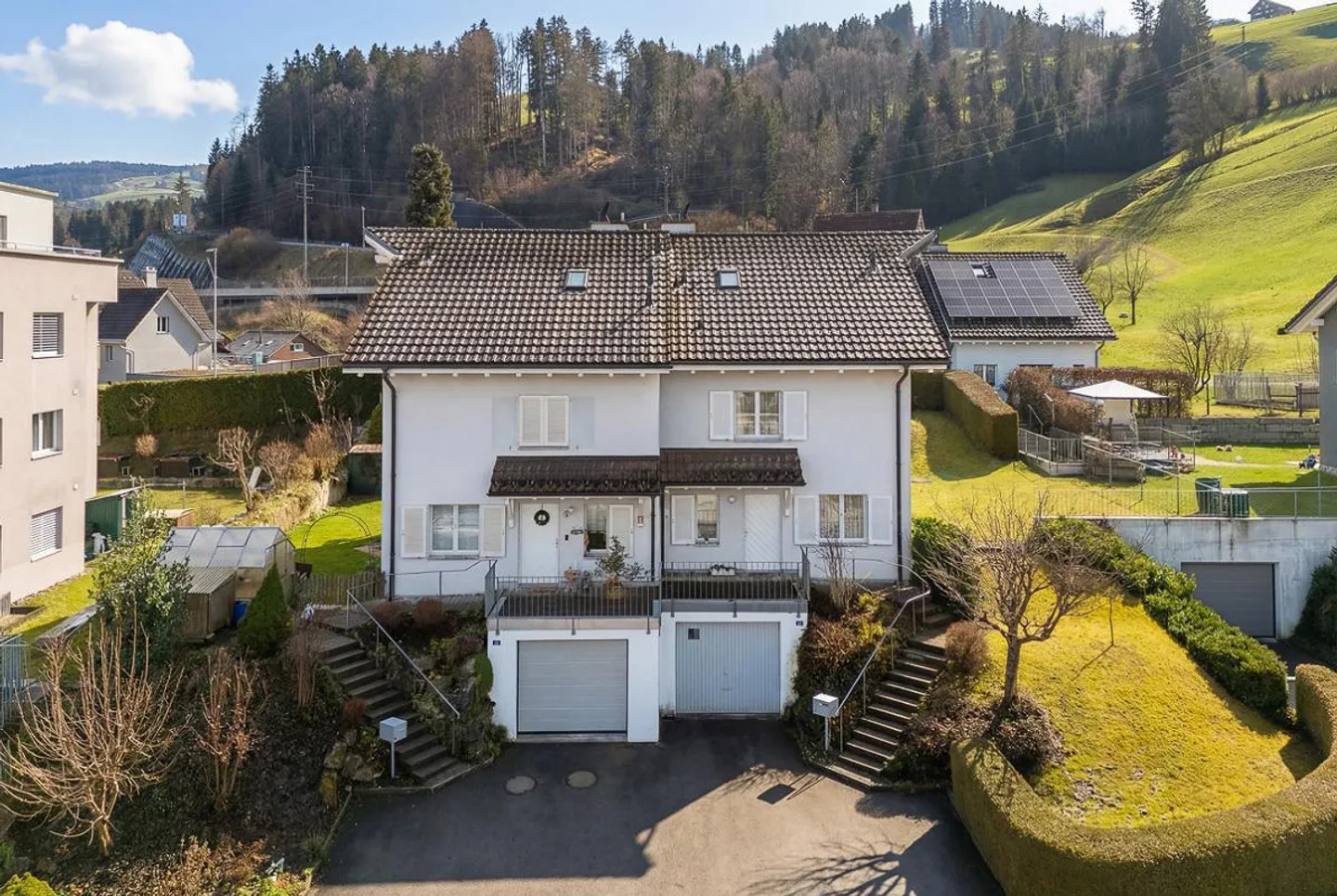 «Gepflegtes Doppeleinfamilienhaus an ruhiger und zentraler Lage» - Foto 2 von 13