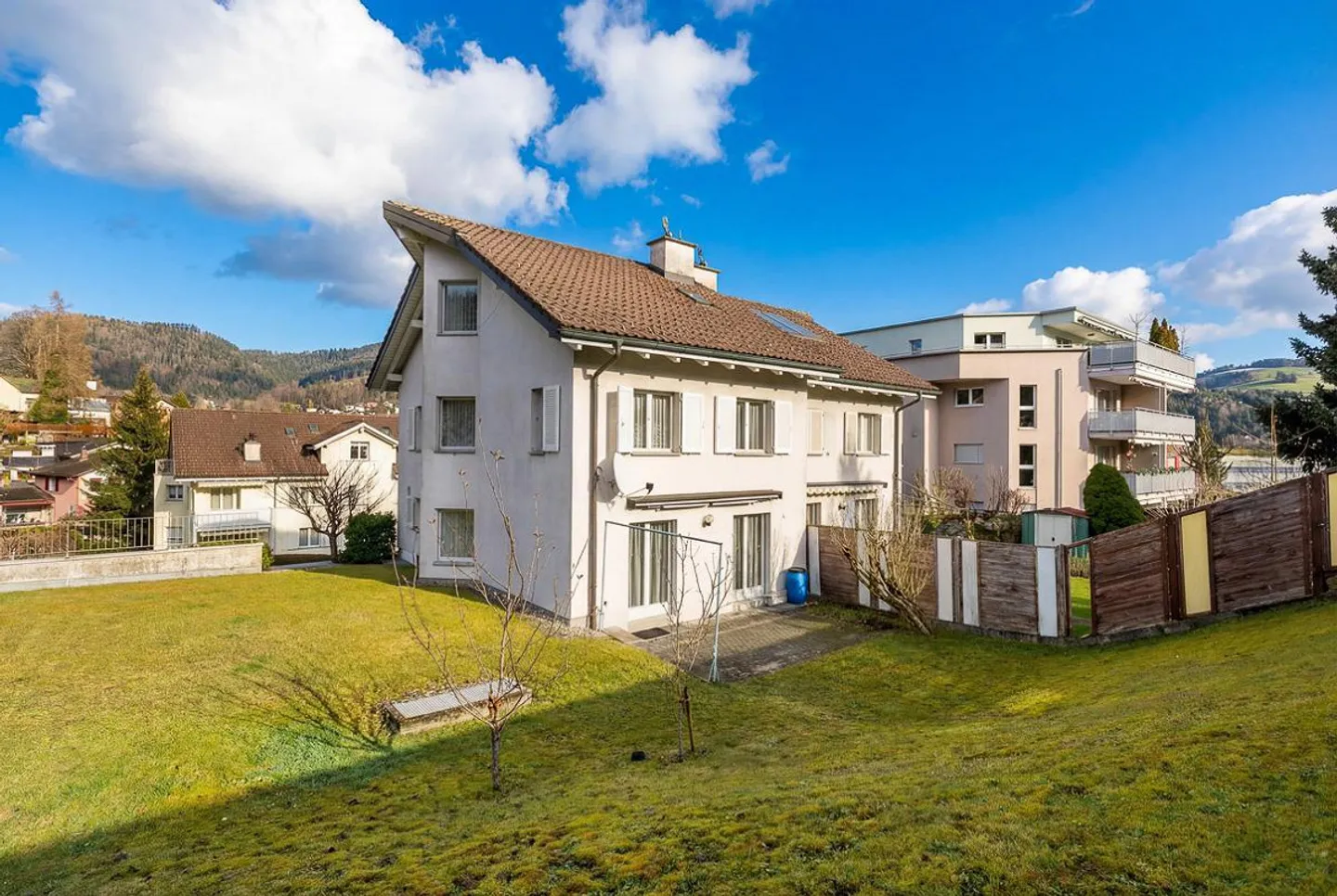 «Gepflegtes Doppeleinfamilienhaus an ruhiger und zentraler Lage» - Foto 4 von 13