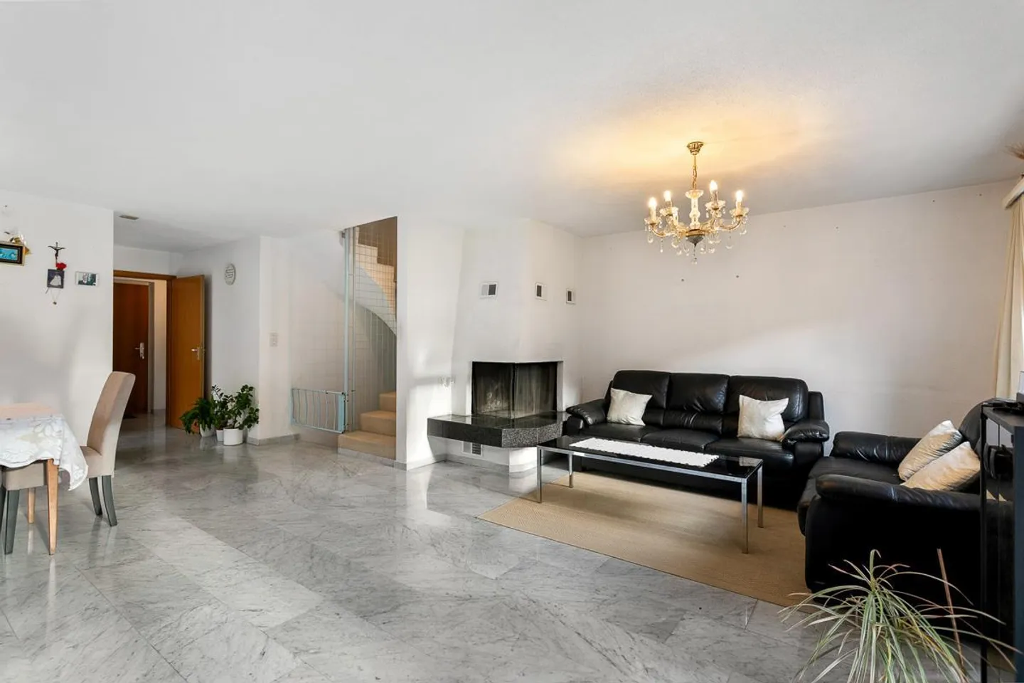 «Gepflegtes Doppeleinfamilienhaus an ruhiger und zentraler Lage» - Foto 5 von 13