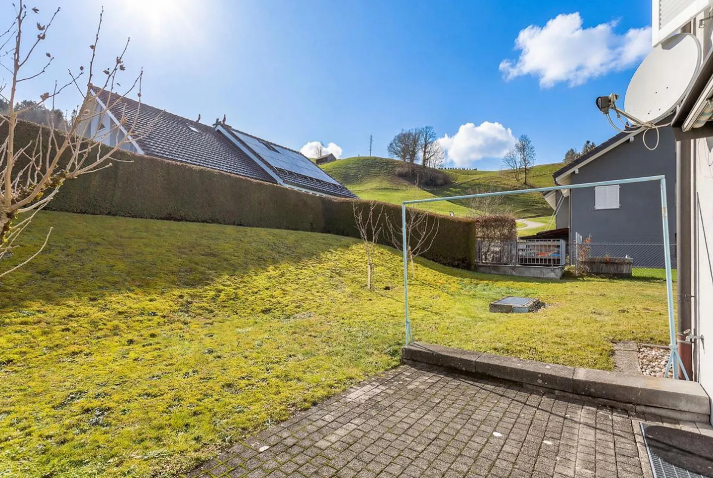 «Gepflegtes Doppeleinfamilienhaus an ruhiger und zentraler Lage» - Foto 3 von 13