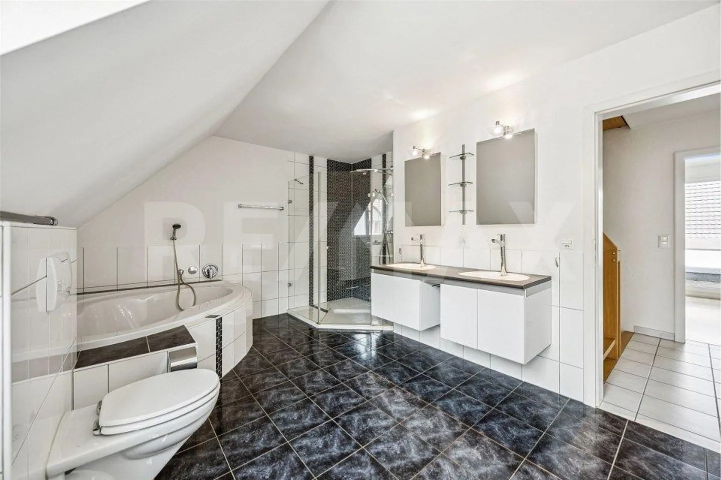 Appartement spacieux de 3 étages avec vue sur le Rhin... - Photo 5 sur 13