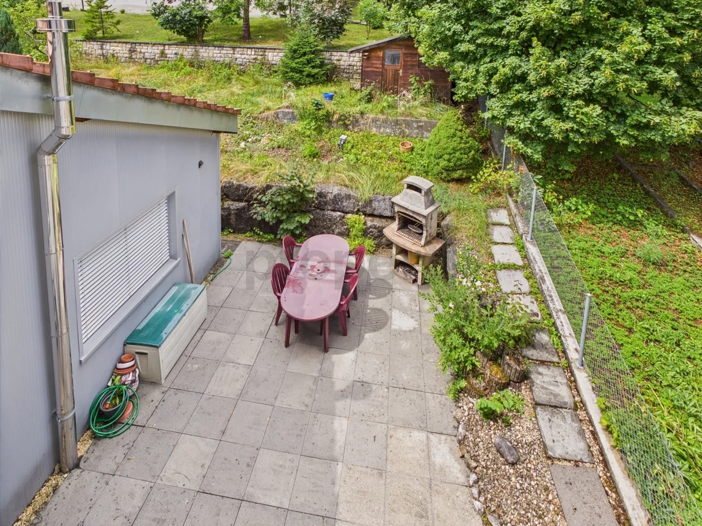 Appartamento 4.5 stanze appena ristrutturato a Tramelan con vista montagna e posizione ideale! - Foto 8 di 9