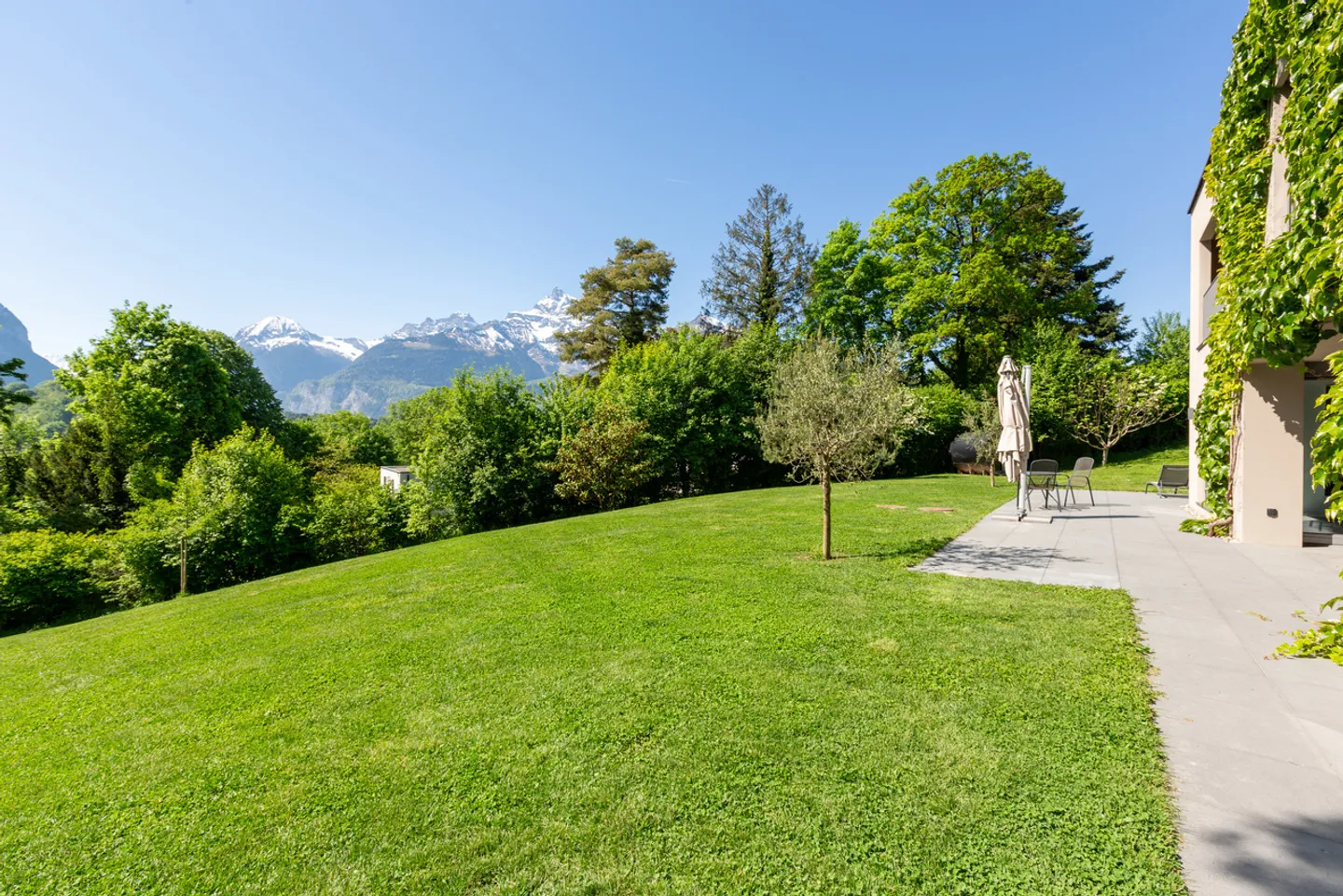 Villa in vendita - Foto 2 di 9