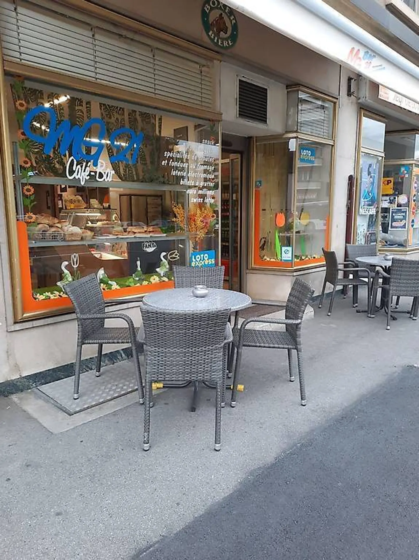 Café-Bar avec Vente à Emporter - Photo 2 sur 7