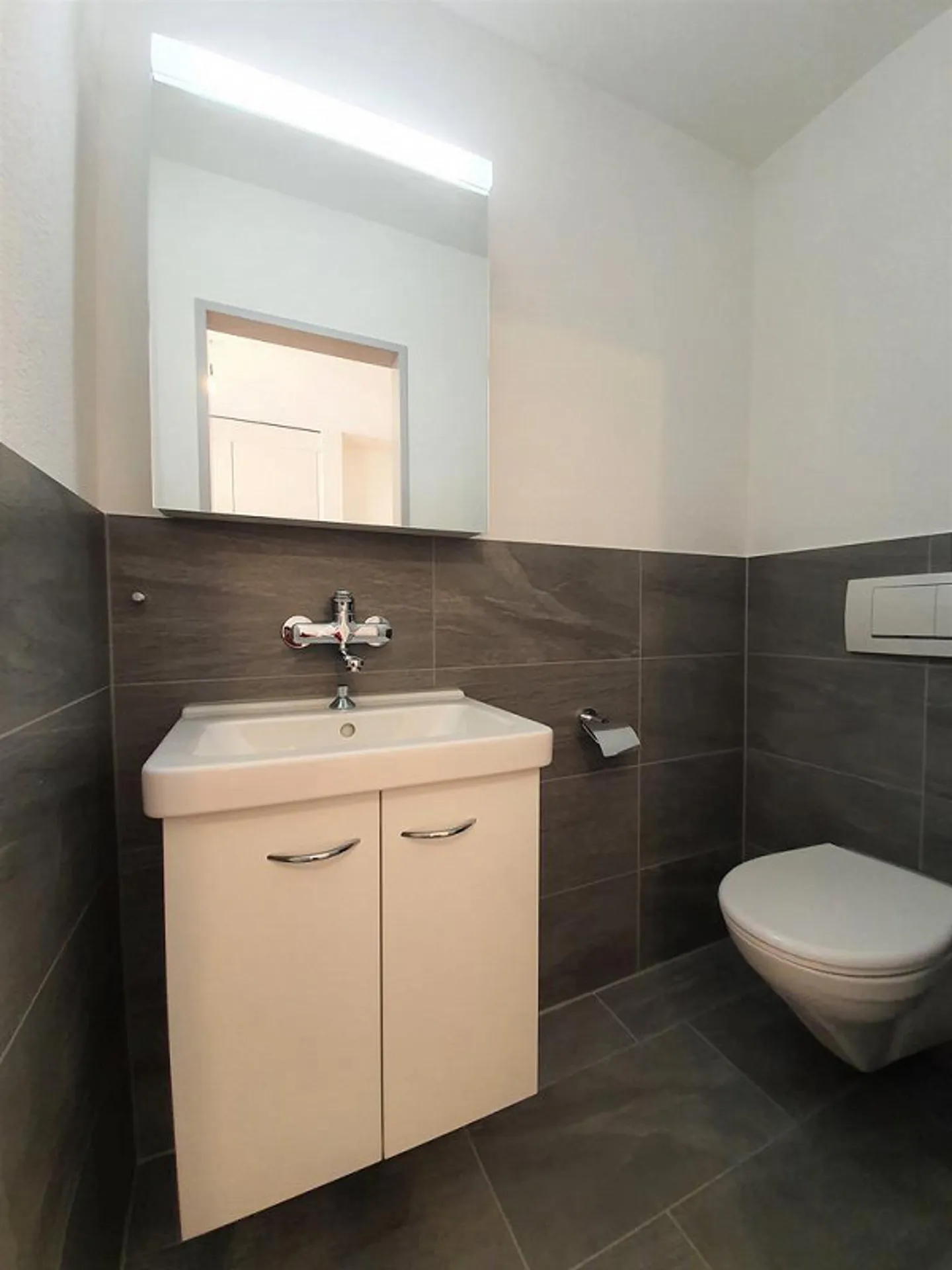 Grosszügige, moderne Wohnung wartet auf Sie! - Foto 4 von 6