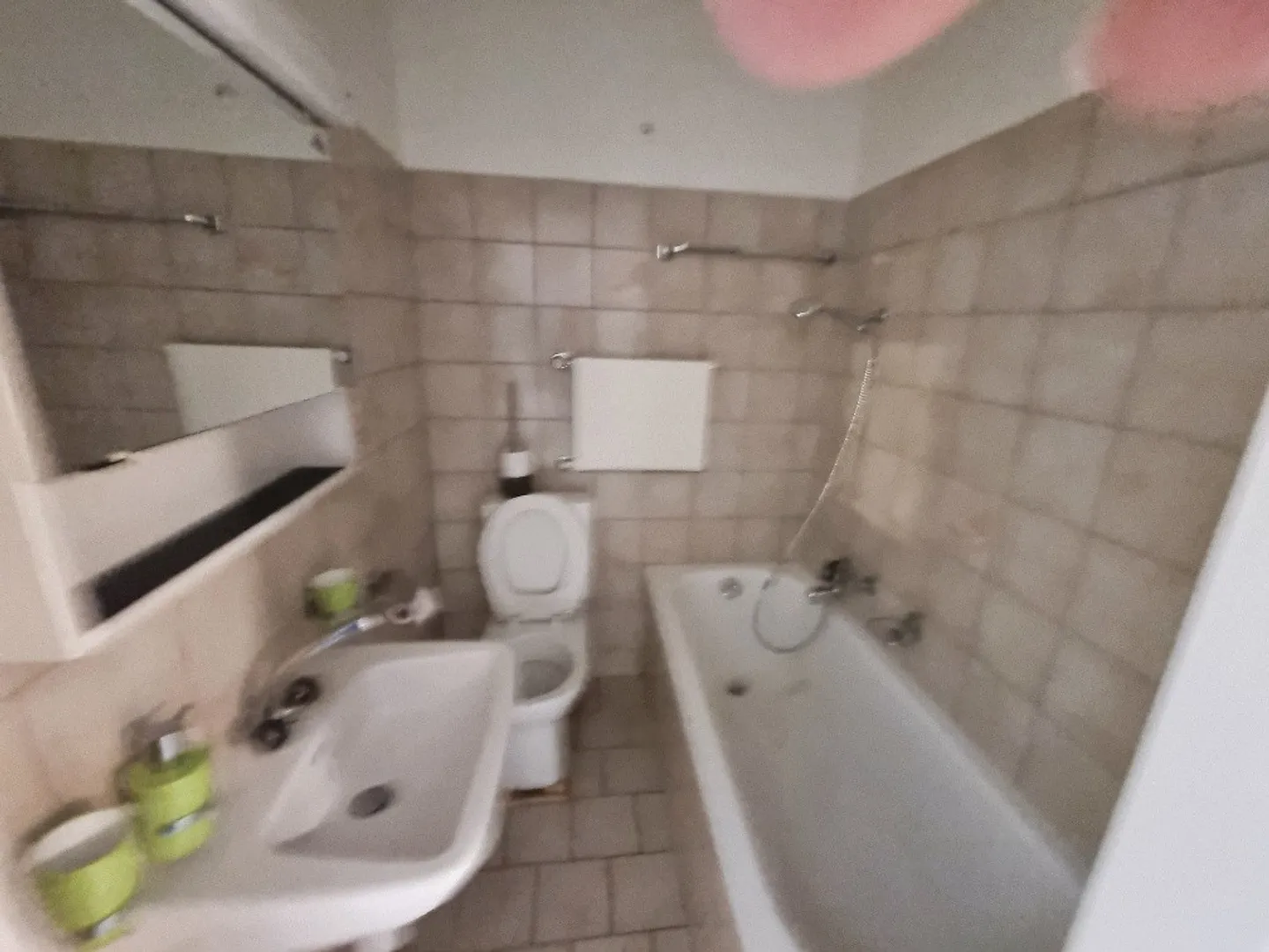 Camera spaziosa con cucina in pieno centro! - Foto 4 di 6