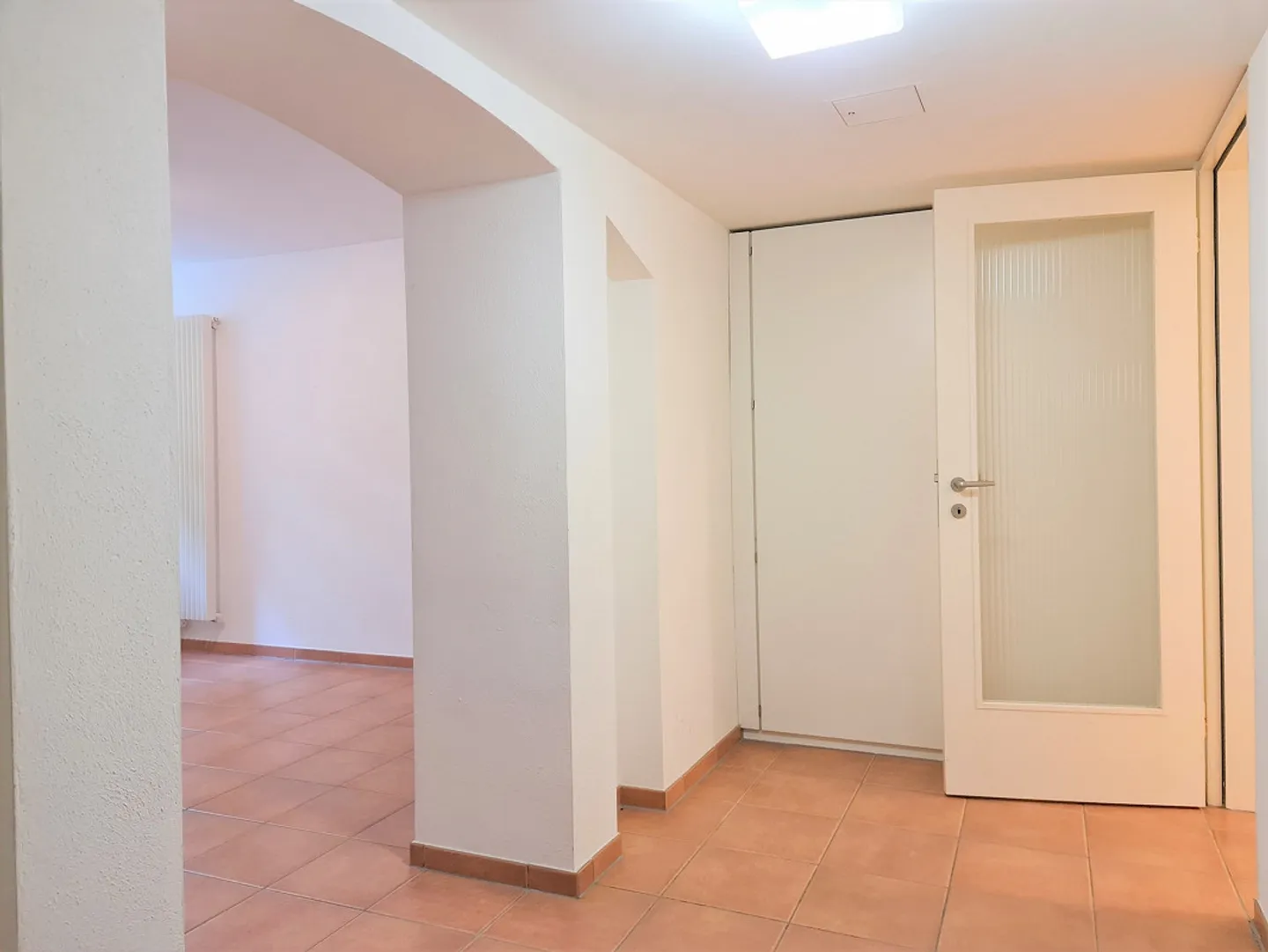 Ufficio/Studio vicino alla stazione SBB per un'attività tranquilla - Foto 3 di 9