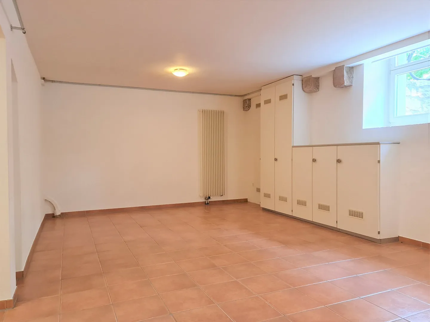 Ufficio/Studio vicino alla stazione SBB per un'attività tranquilla - Foto 4 di 9