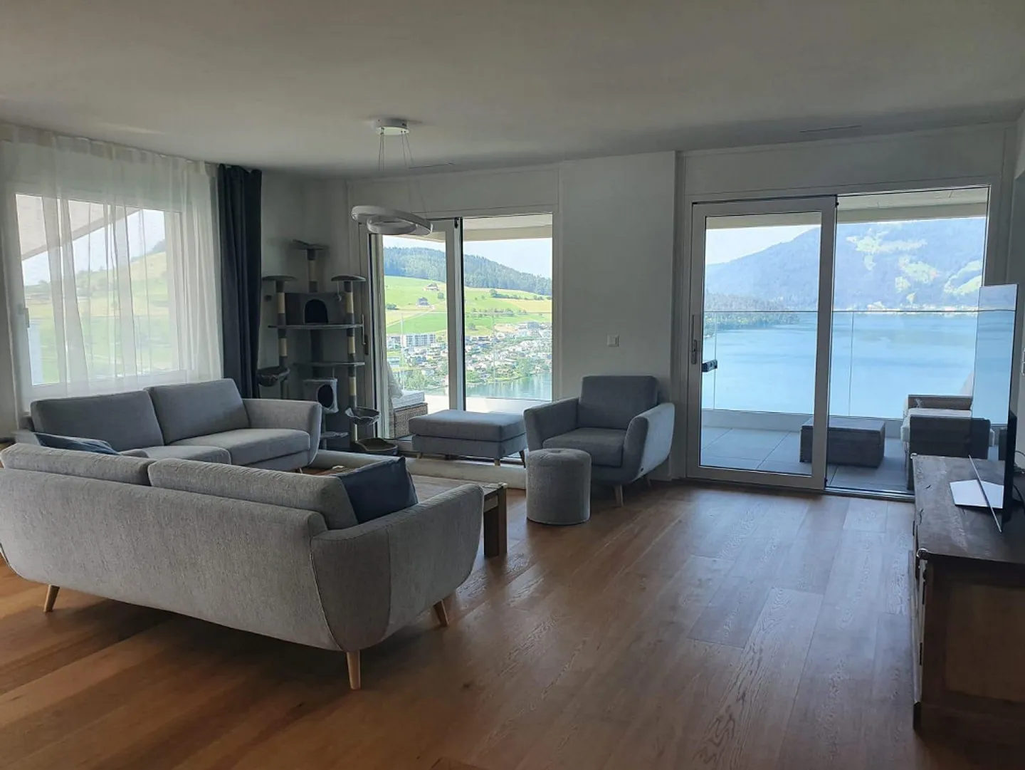 Exklusives Apartment mit Seeblick - Foto 1 von 3