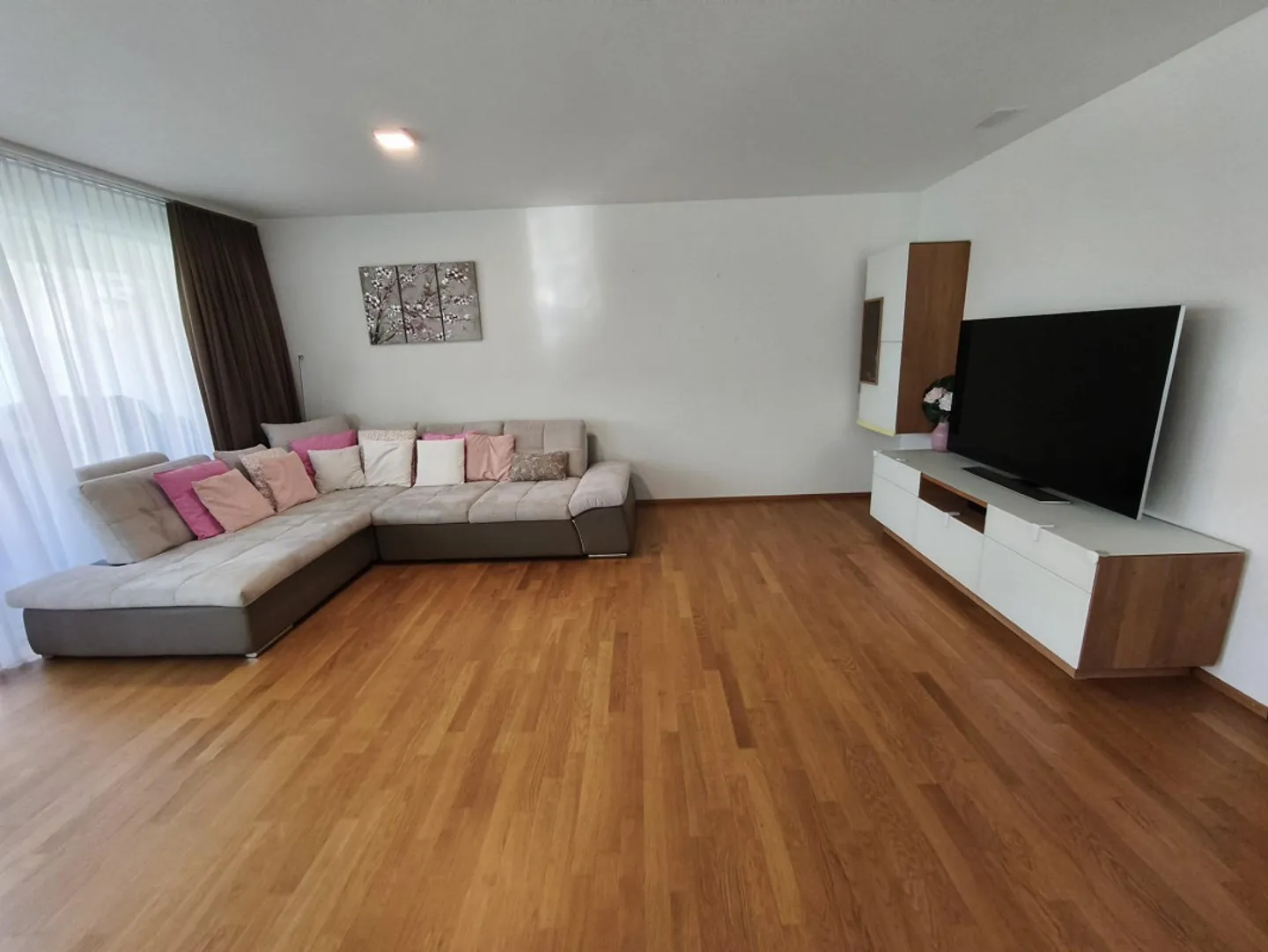 Charming 2.5-room apartment on the 2nd floor in Steinach for rent - Photo 3 of 4