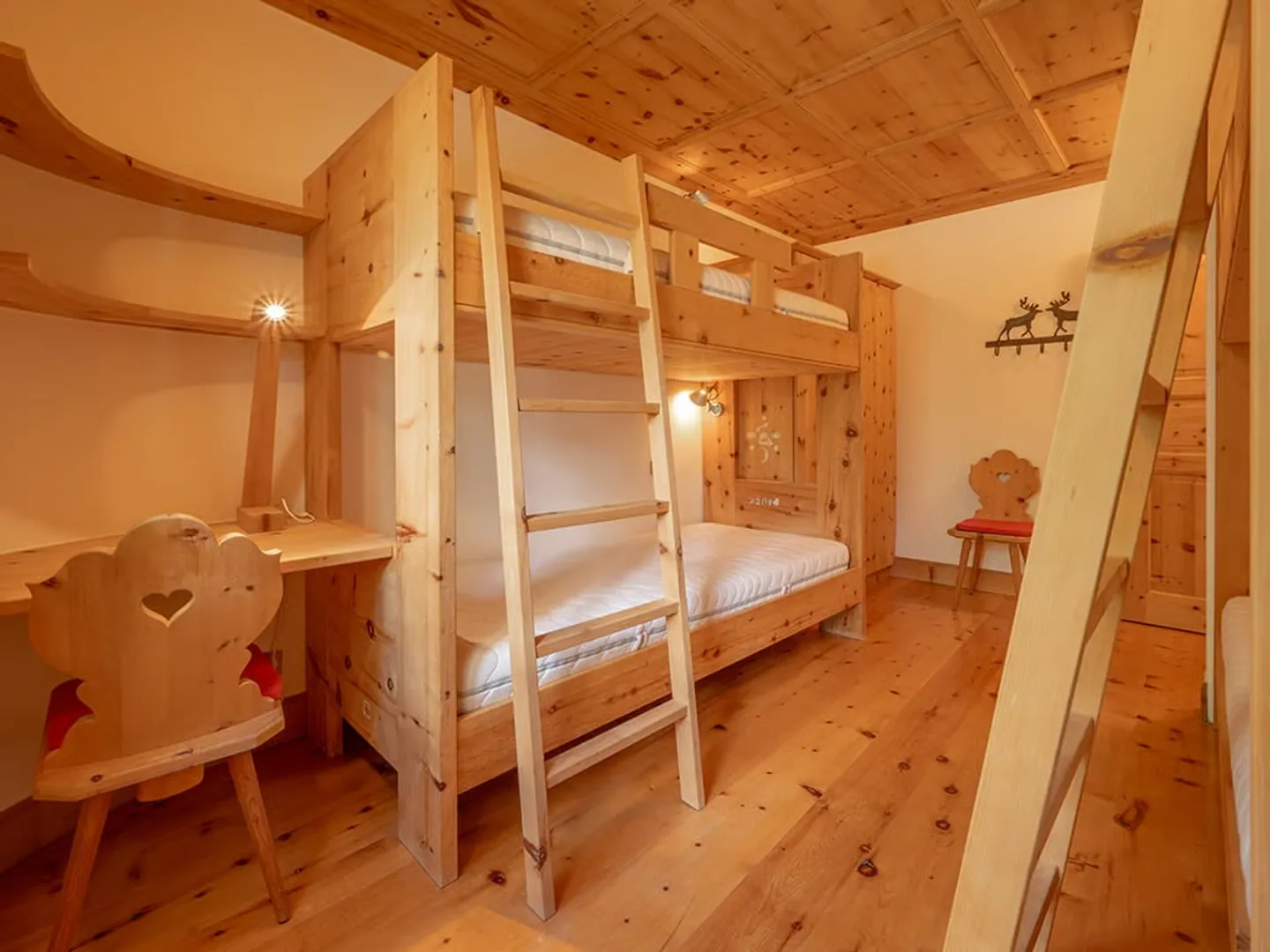 Authentic Alpine Luxury – Long-Term Holiday Rental - Photo 9 of 12