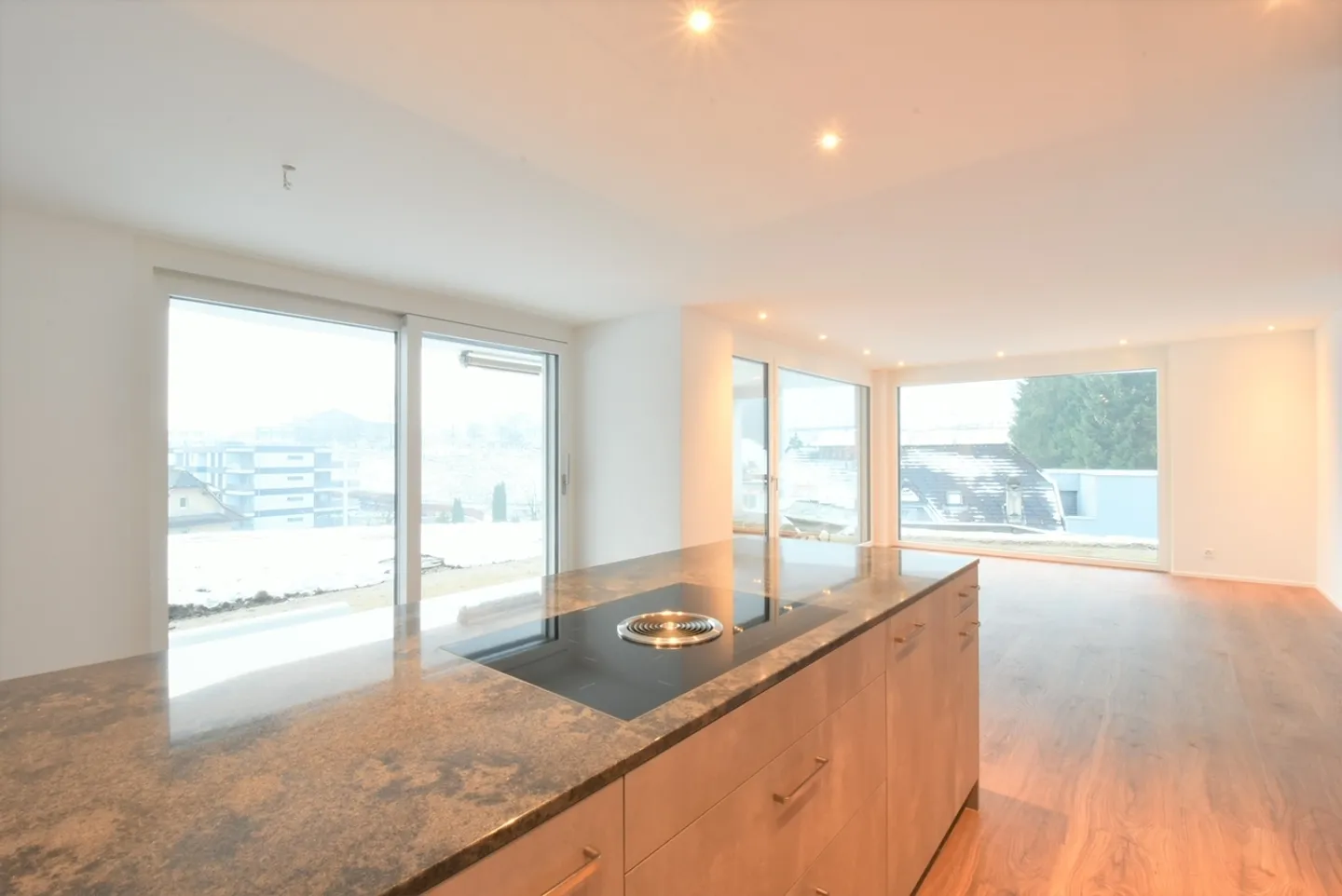 Charming Apartment with Terrace - Photo 3 of 13