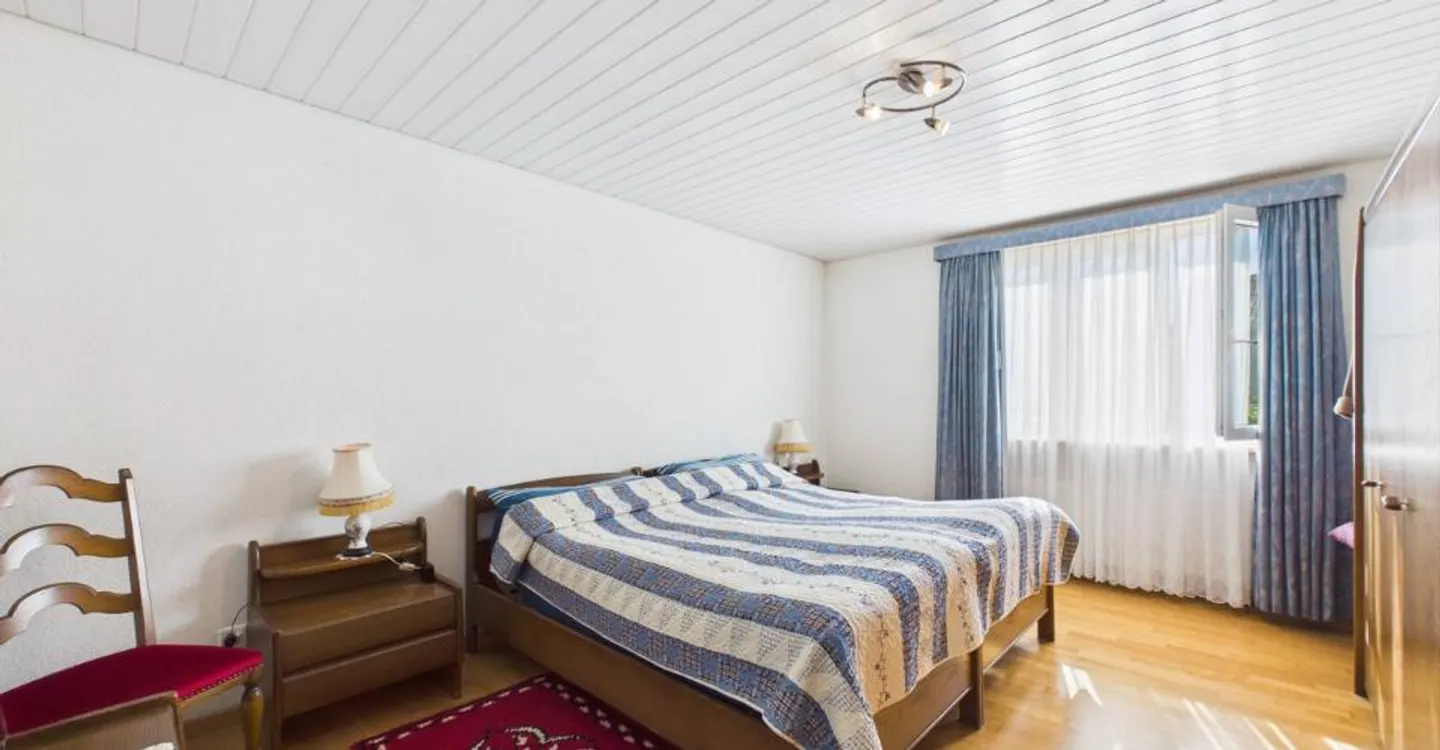 Zu verkaufen - Charmantes 5,5-Zimmer-Haus mit großem Garten in Delémont - Foto 10 von 12