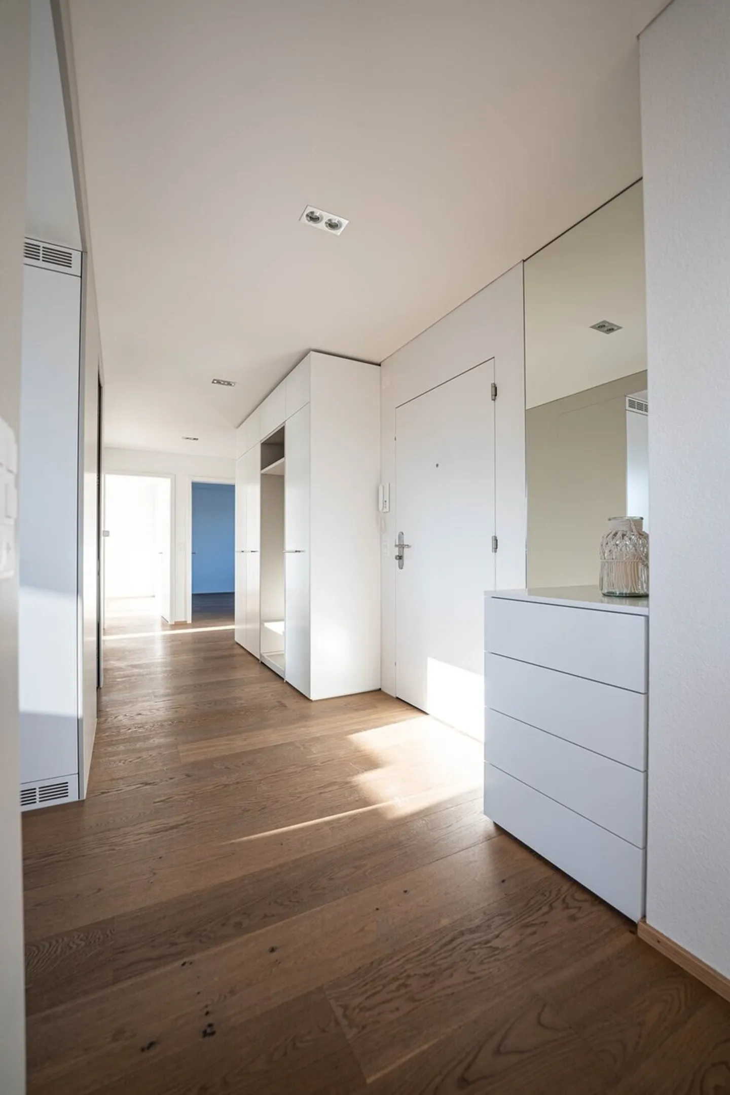 Penthouse for rent - Photo 3 of 13