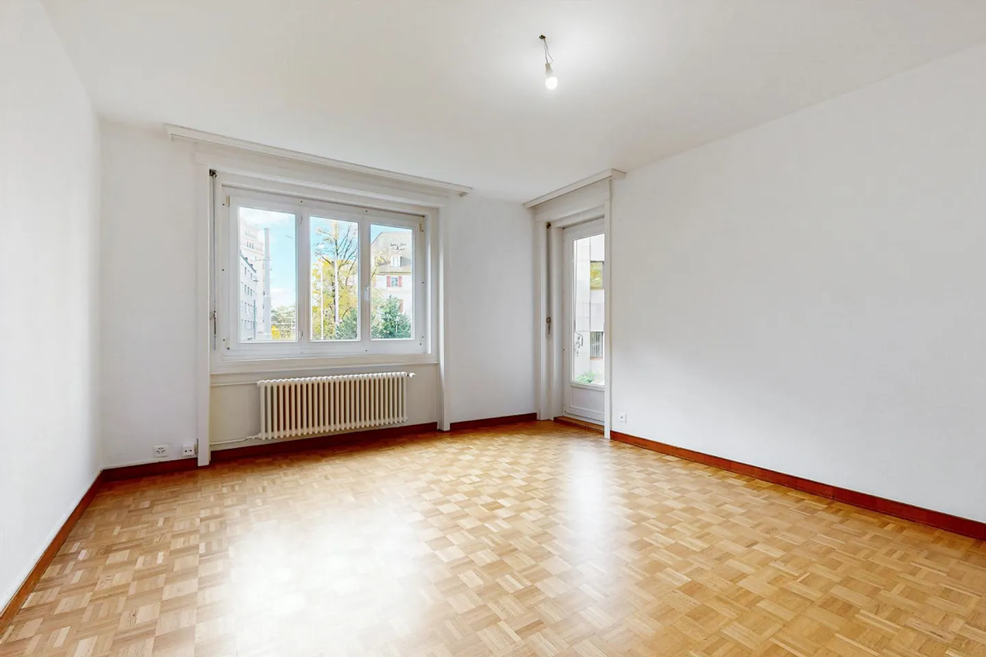 Accommodation with private garden - Photo 2 of 11