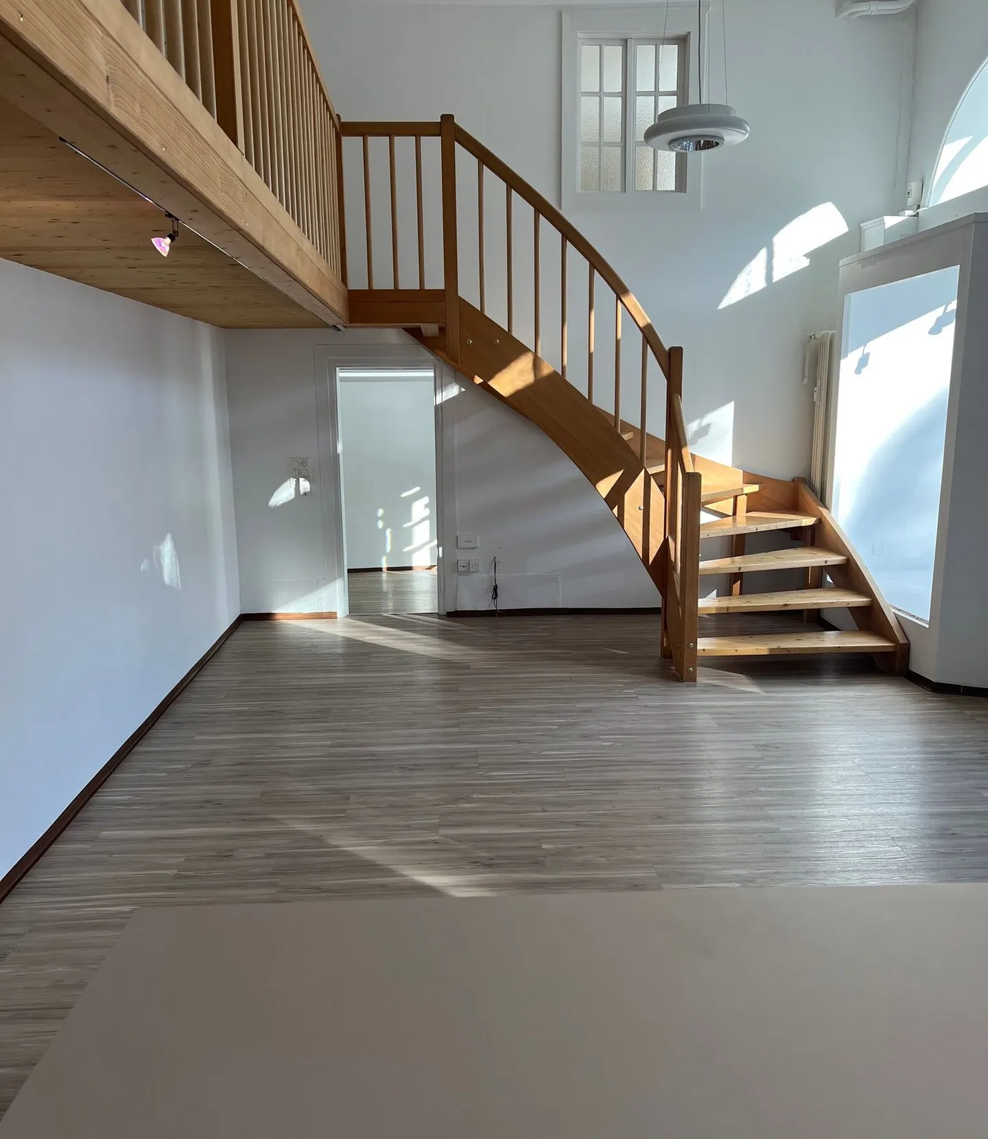 Commercial Property in Baden - Photo 2 of 9