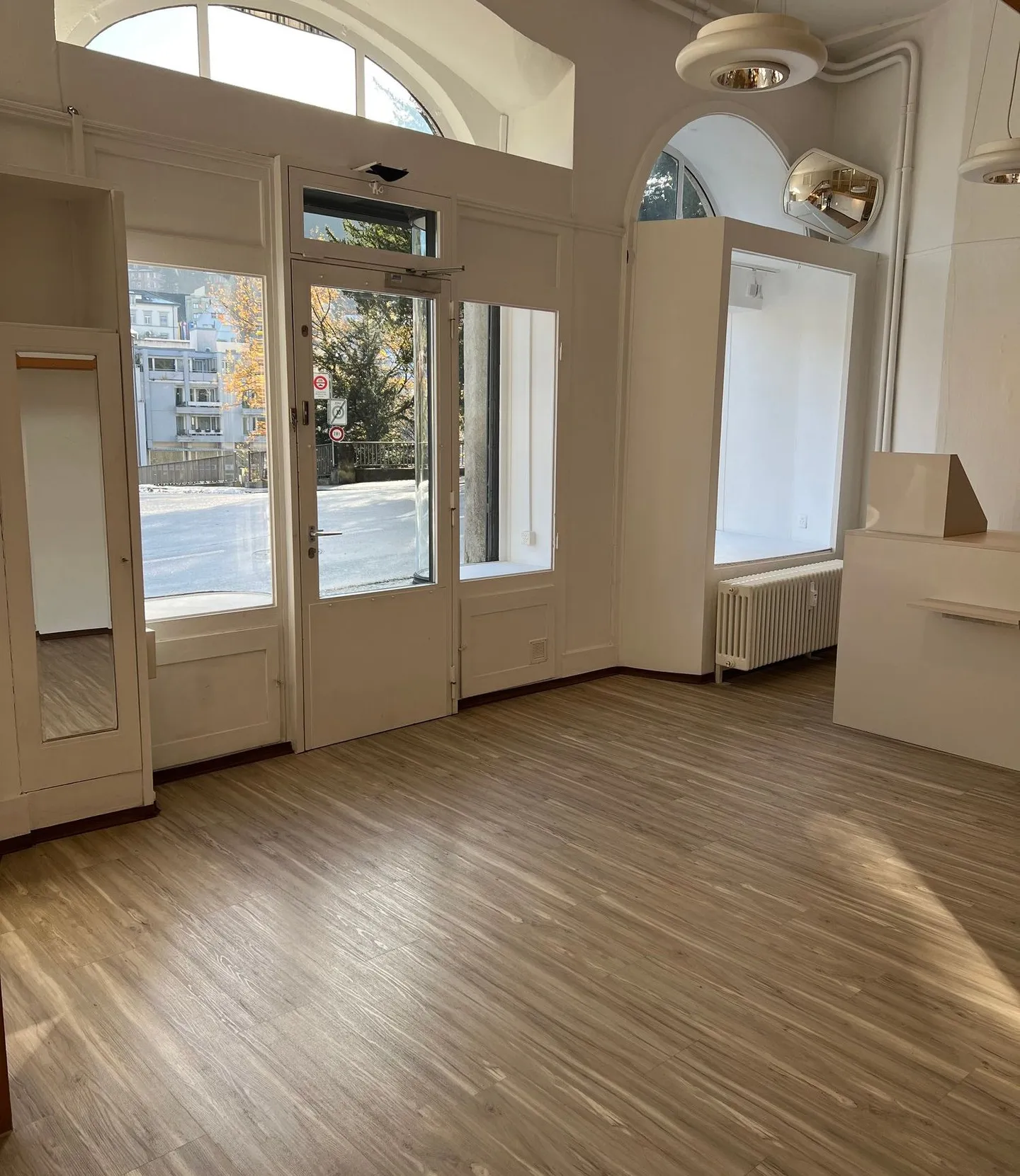 Commercial Property in Baden - Photo 3 of 9