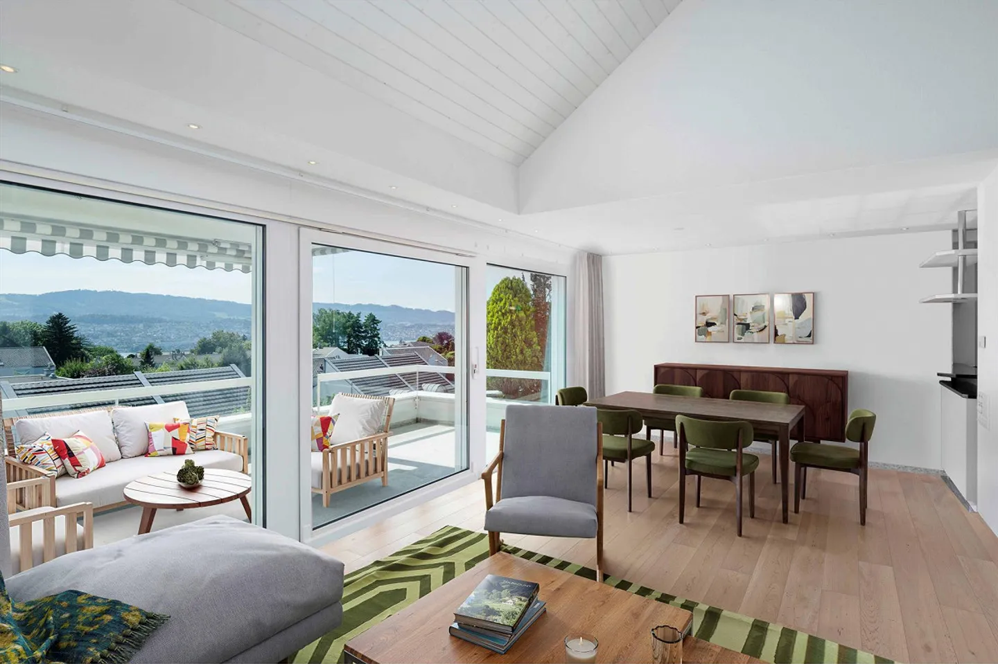 Living on two levels with magnificent views - Photo 4 of 6