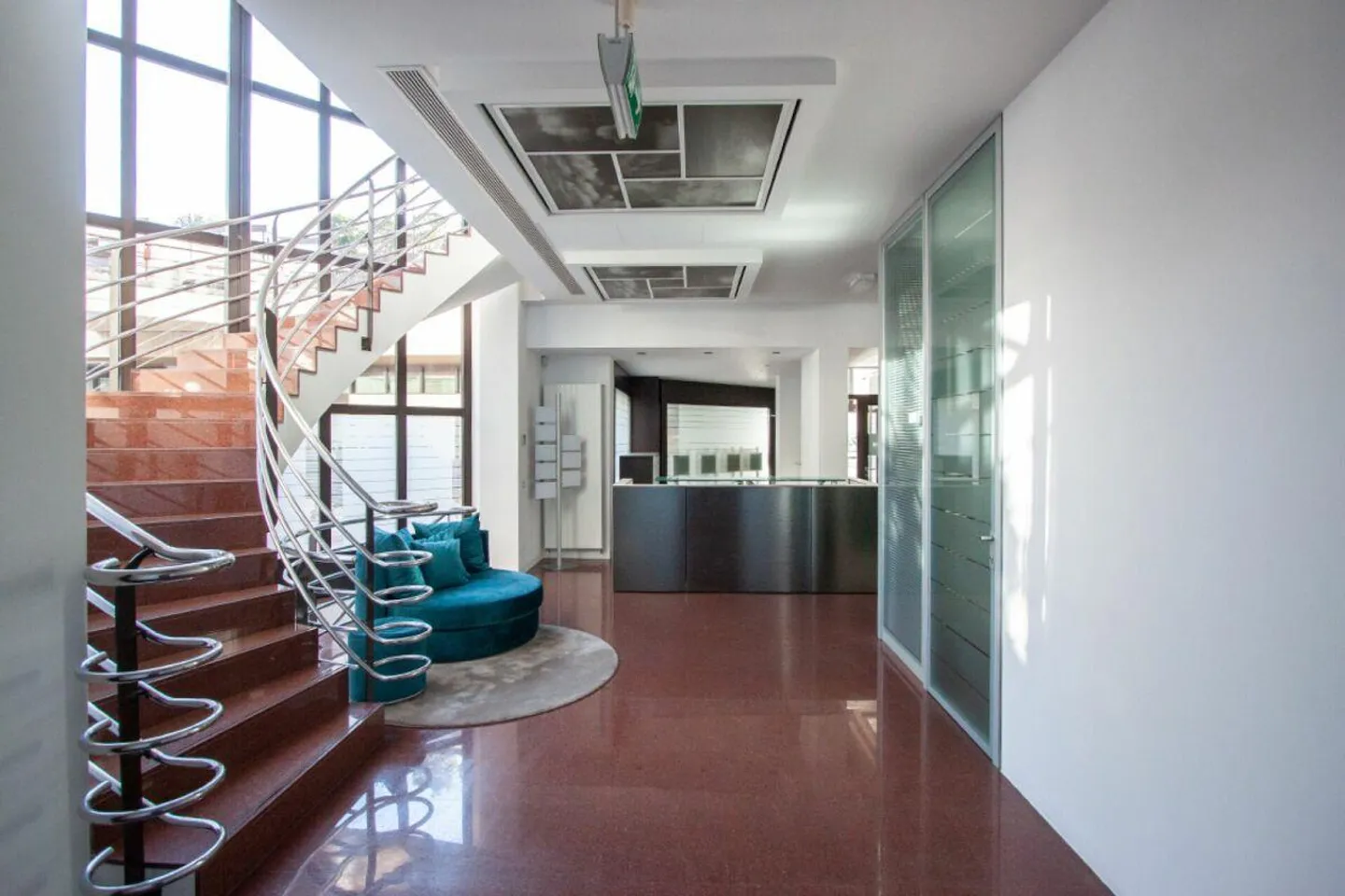 Offices in a strategic area - Photo 3 of 8