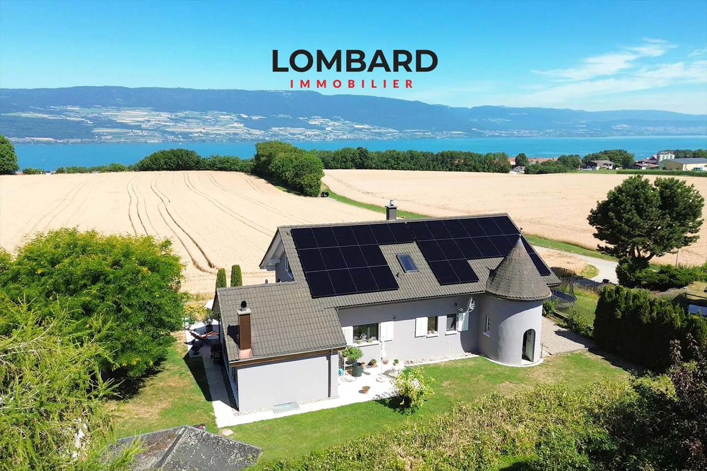 Villa indipendente spaziosa con vista sul Lago di Neuchâtel - Foto 1 di 8
