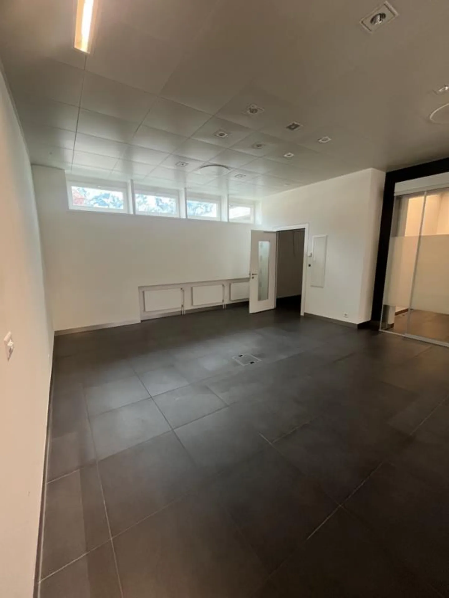 Massima visibilità - lo spazio perfetto per la tua attività! - Foto 5 di 9