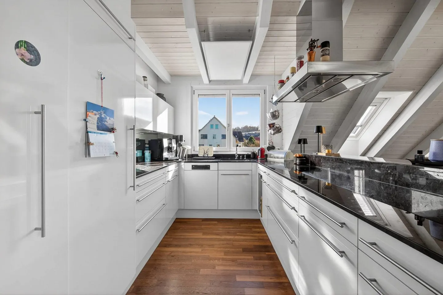 BEL APPARTEMENT EN DUPLEX DE 6,5 PIÈCES - Photo 7 sur 8