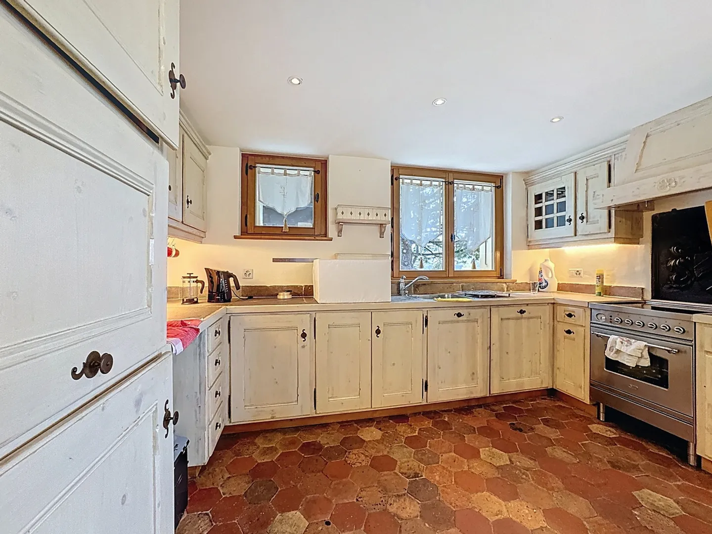 Your family base camp in the heart of the mountains - Photo 2 of 18