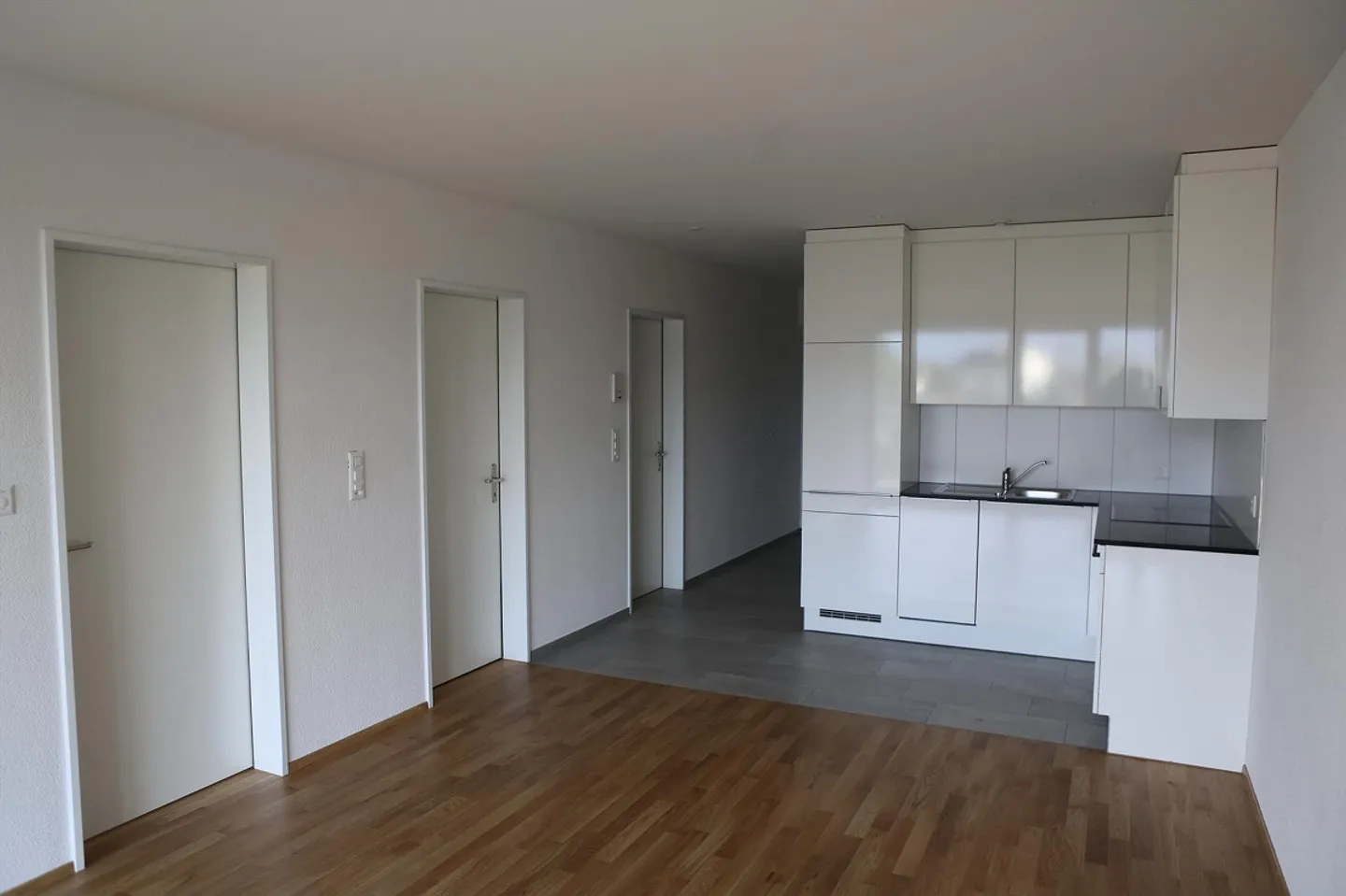 Moderne 3.5 Zimmer Wohnung - Foto 3 von 6